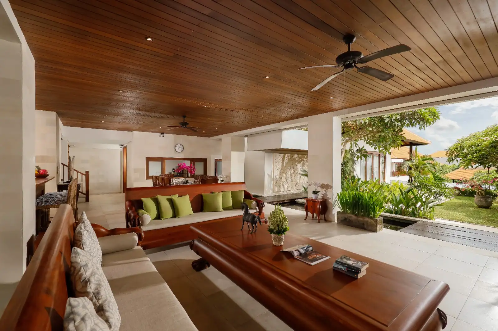 Villa 1474m² in Indonesia, Canggu. Priced at 2370000$ rent photo-26