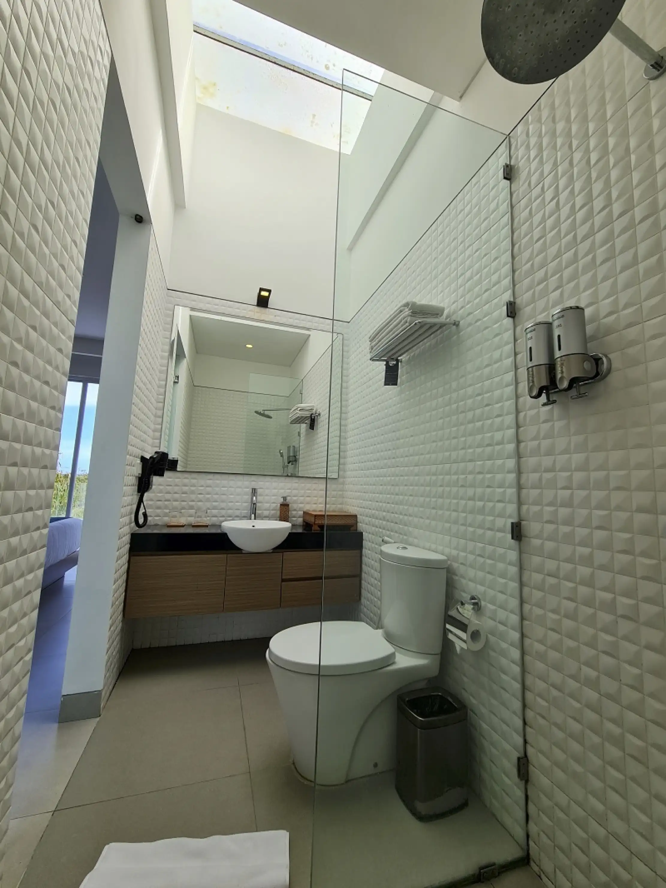 Villa 196m² in Indonesia, Bukit. Priced at 329579$ rent photo-4