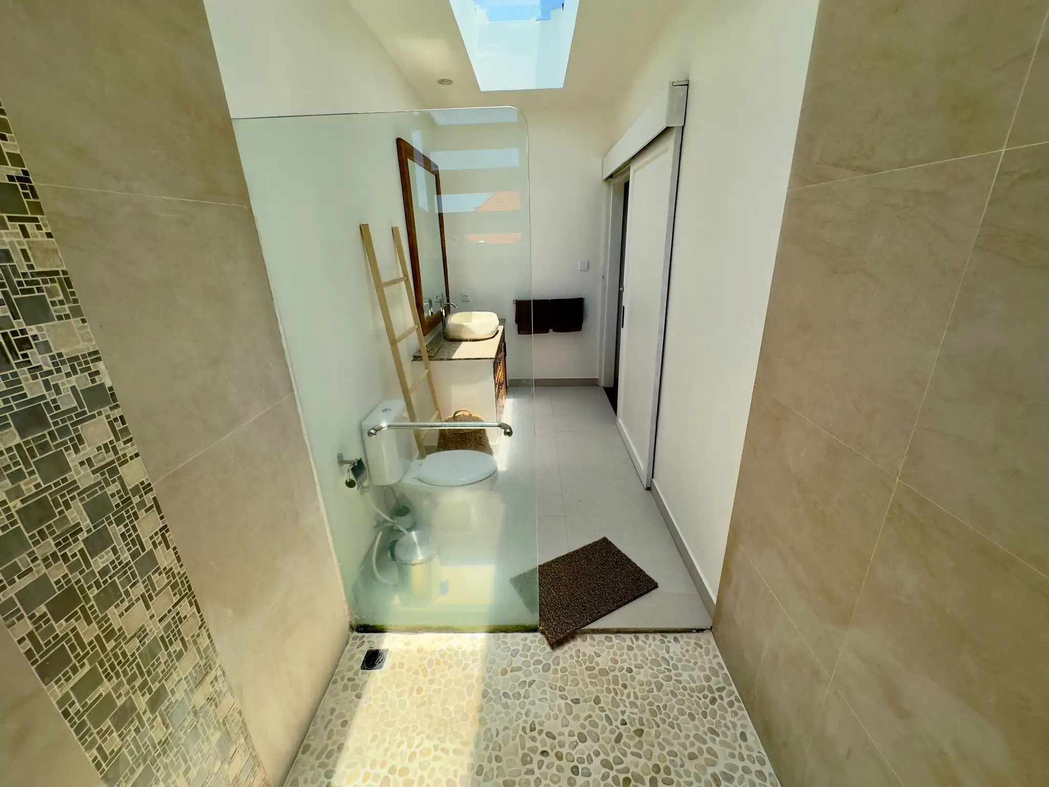 Flat 90m² in Indonesia, Canggu. Priced at 150000$ rent photo-1