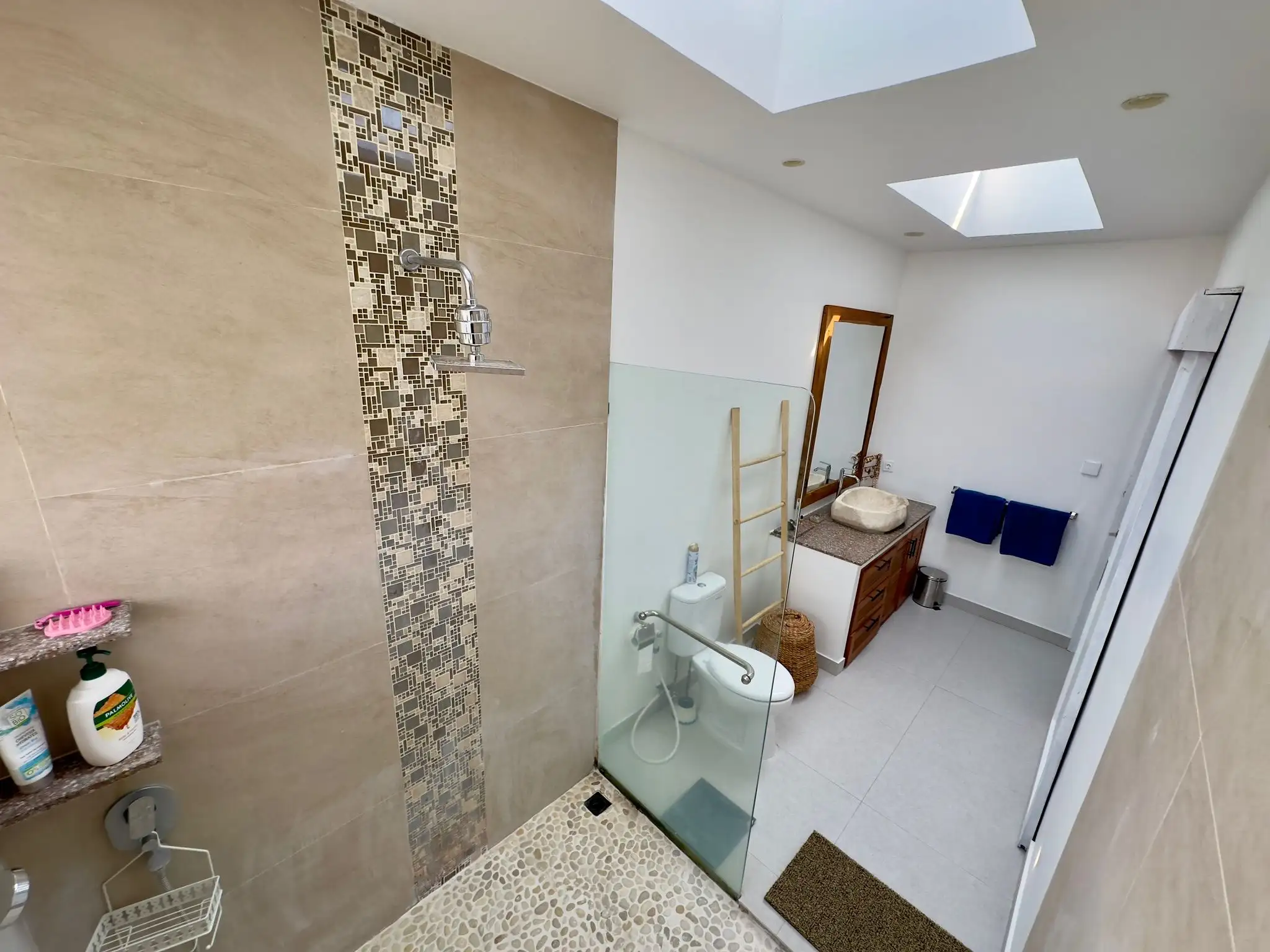 Flat 90m² in Indonesia, Canggu. Priced at 150000$ rent photo-5