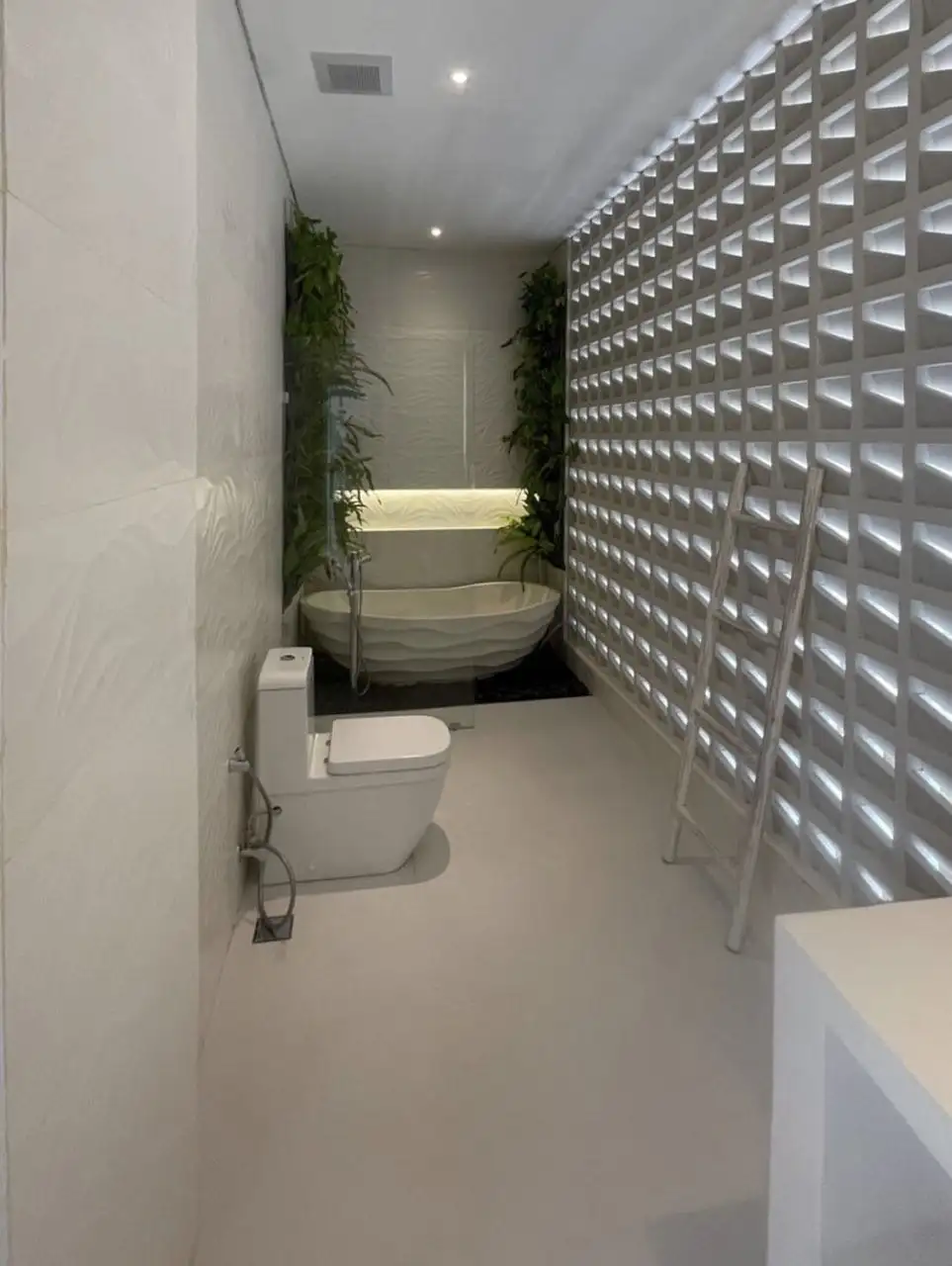 Villa 660m² in Indonesia, Canggu. Priced at 2132568$ rent photo-2