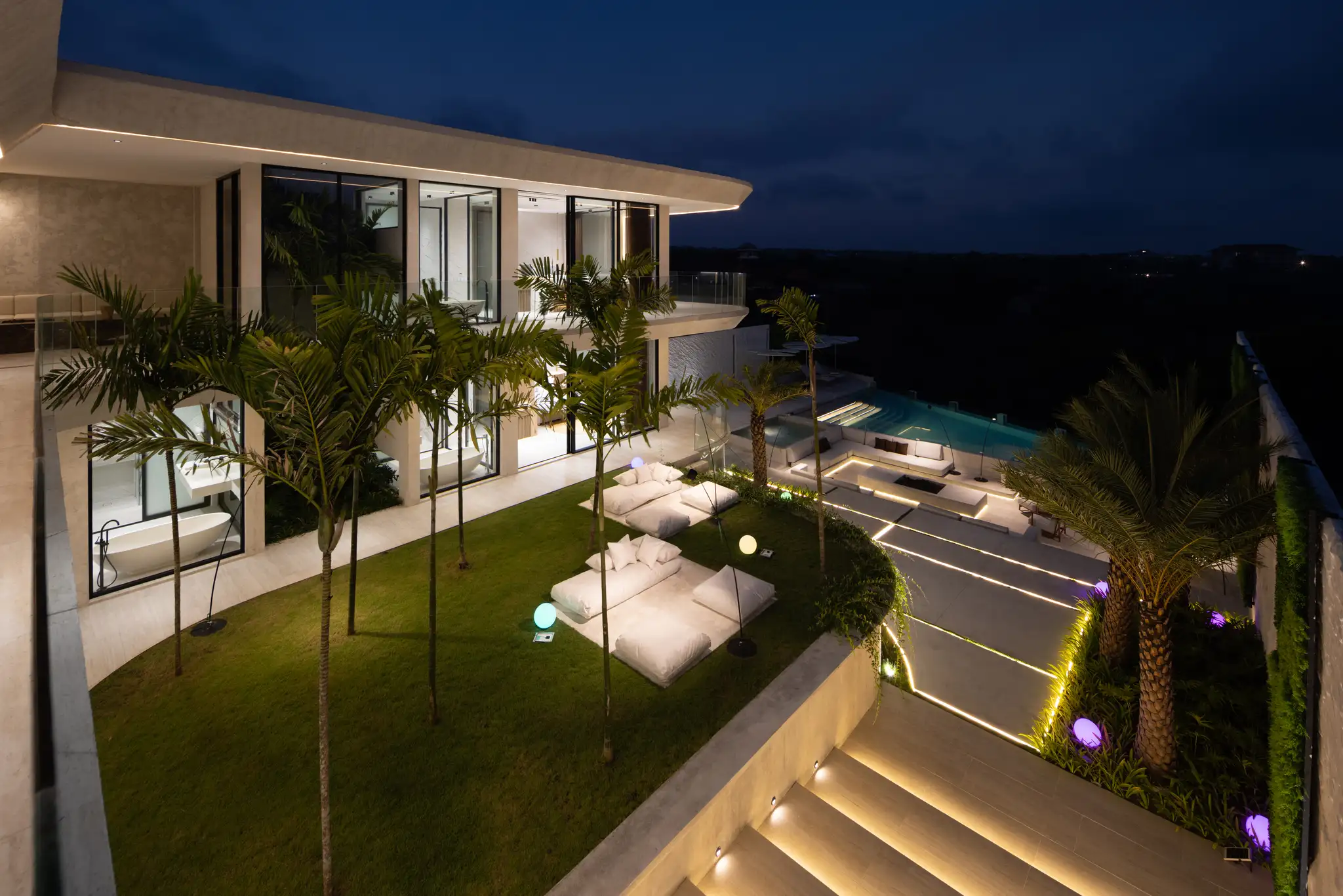 Villa 414m² in Indonesia, Bukit. Priced at 1800000$ rent photo-4