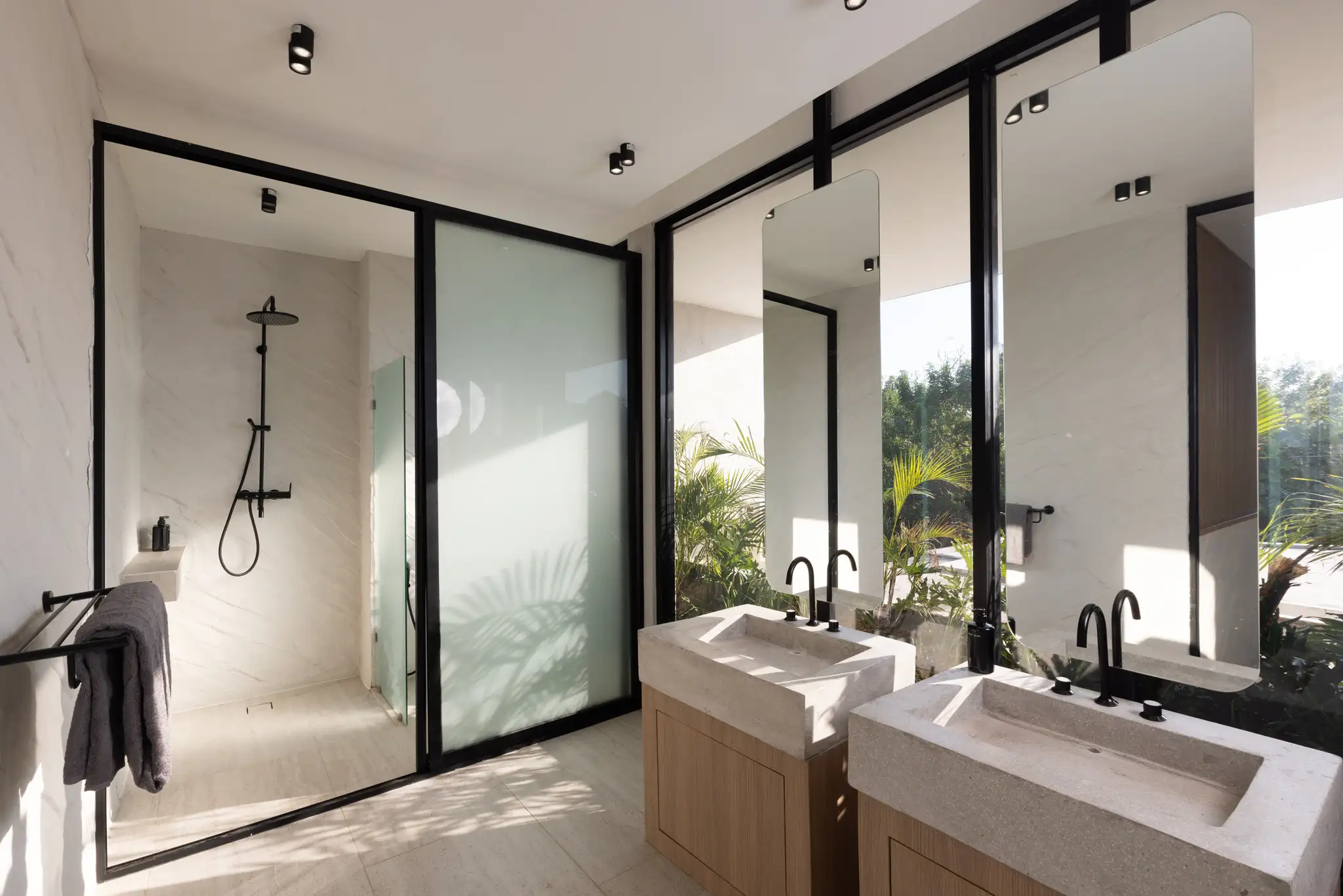 Villa 414m² in Indonesia, Bukit. Priced at 1800000$ rent photo-11