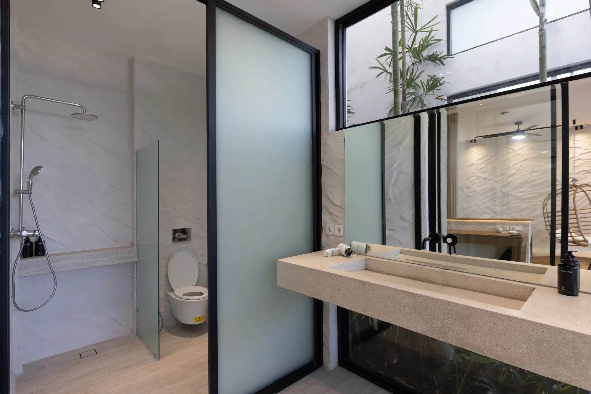 Villa 414m² in Indonesia, Bukit. Priced at 1800000$ rent photo-12
