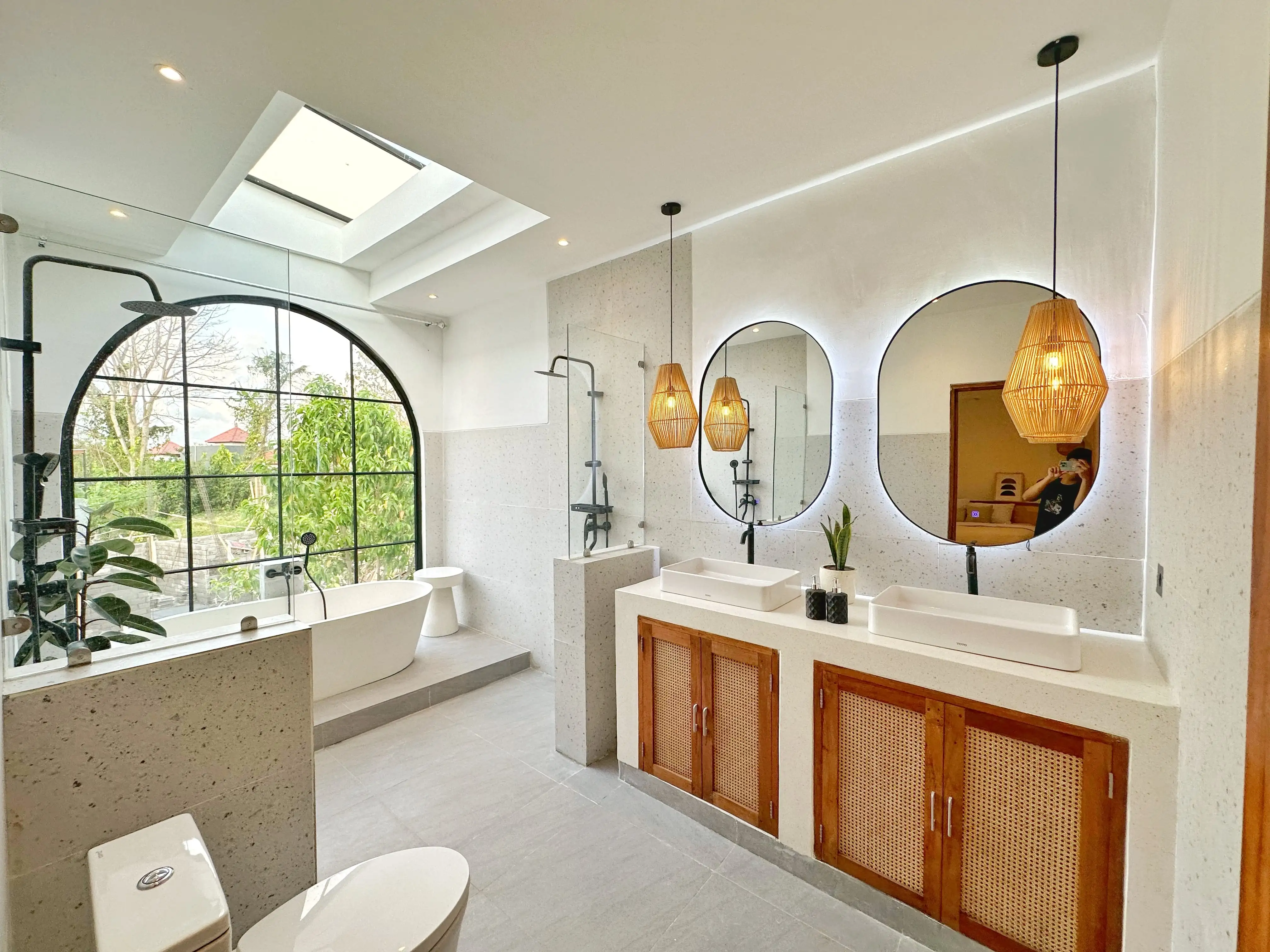Villa 190m² in Indonesia, Canggu. Priced at 250000$ rent photo-10