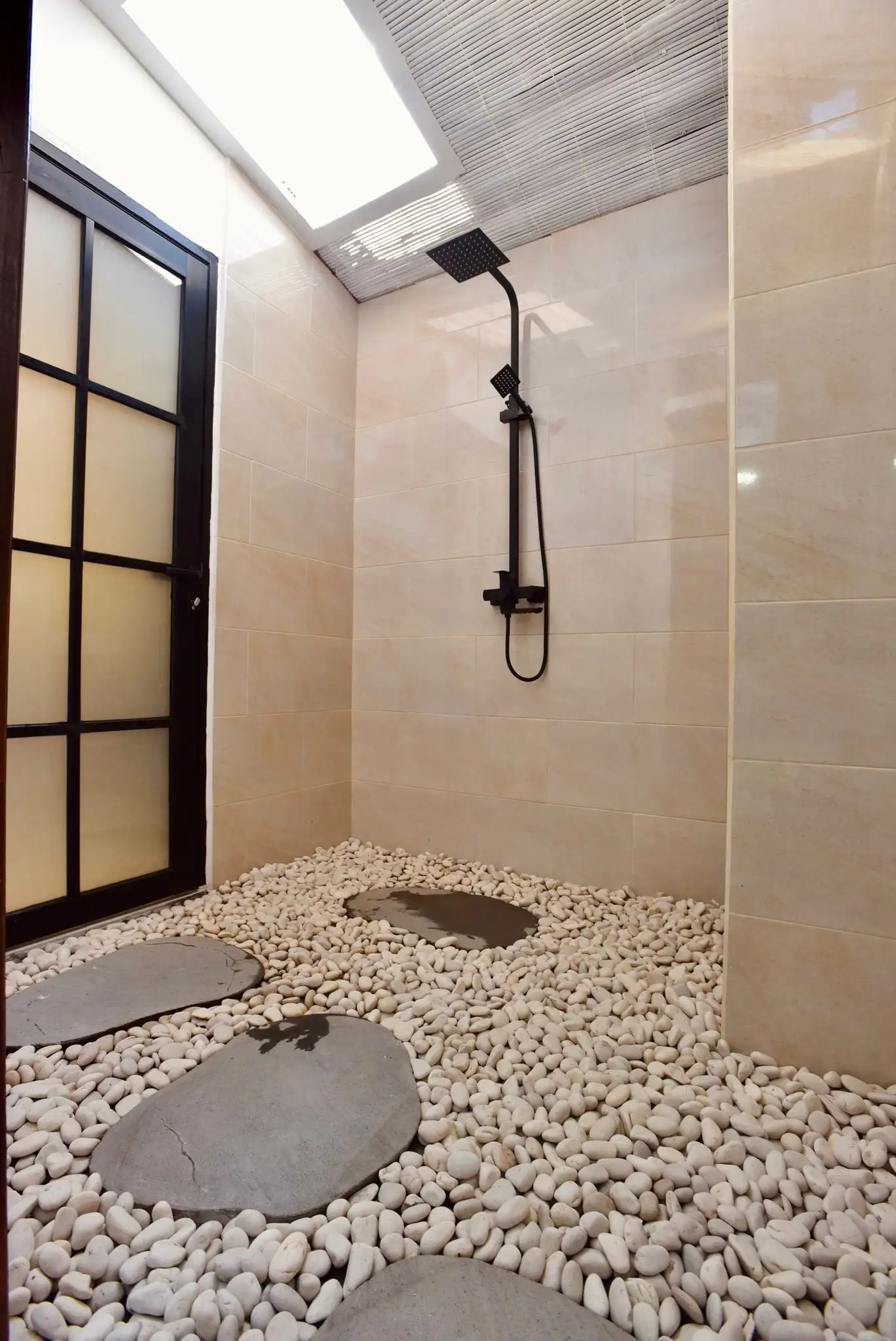 Flat 73m² in Indonesia, Canggu. Priced at 130000$ rent photo-13