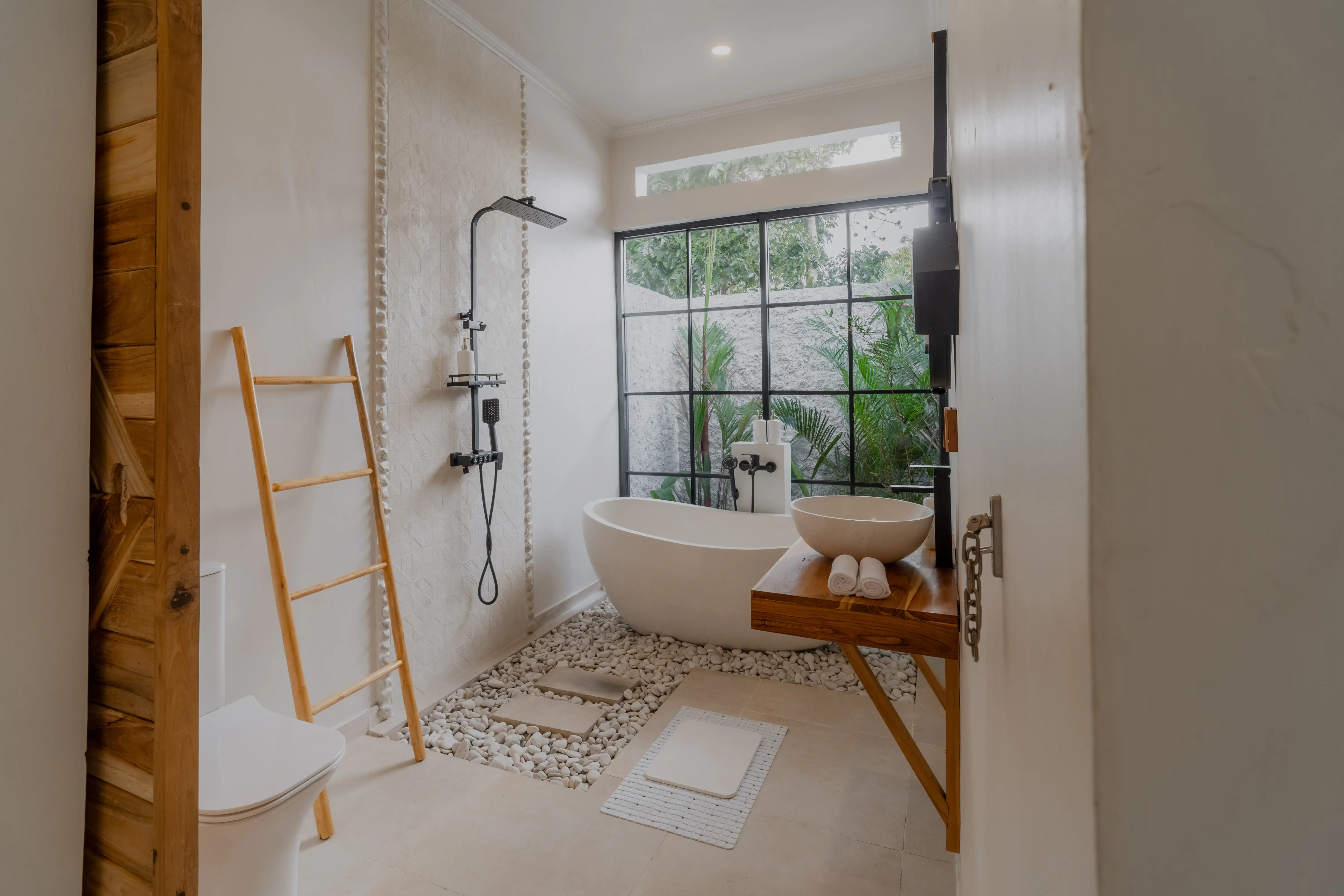 Villa 92m² in Indonesia, Bukit. Priced at 170000$ rent photo-15