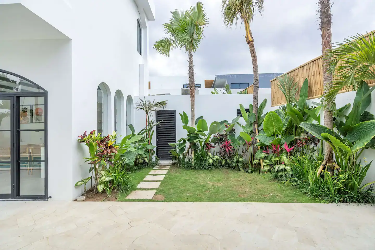 Villa 142m² in Indonesia, Bukit. Priced at 499000$ rent photo-1