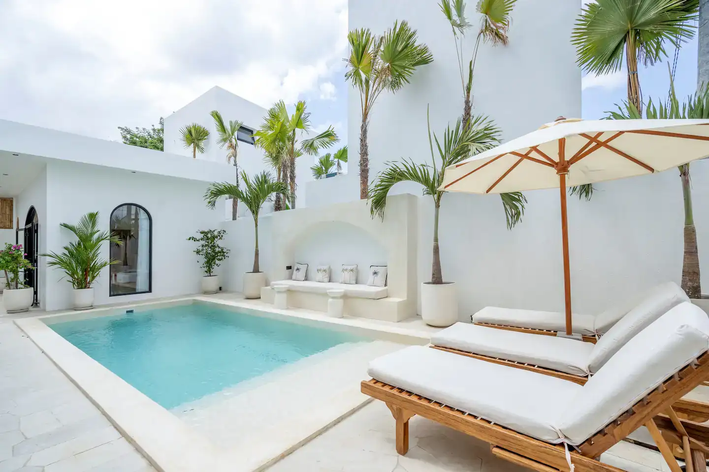 Villa 142m² in Indonesia, Bukit. Priced at 499000$ rent photo-13