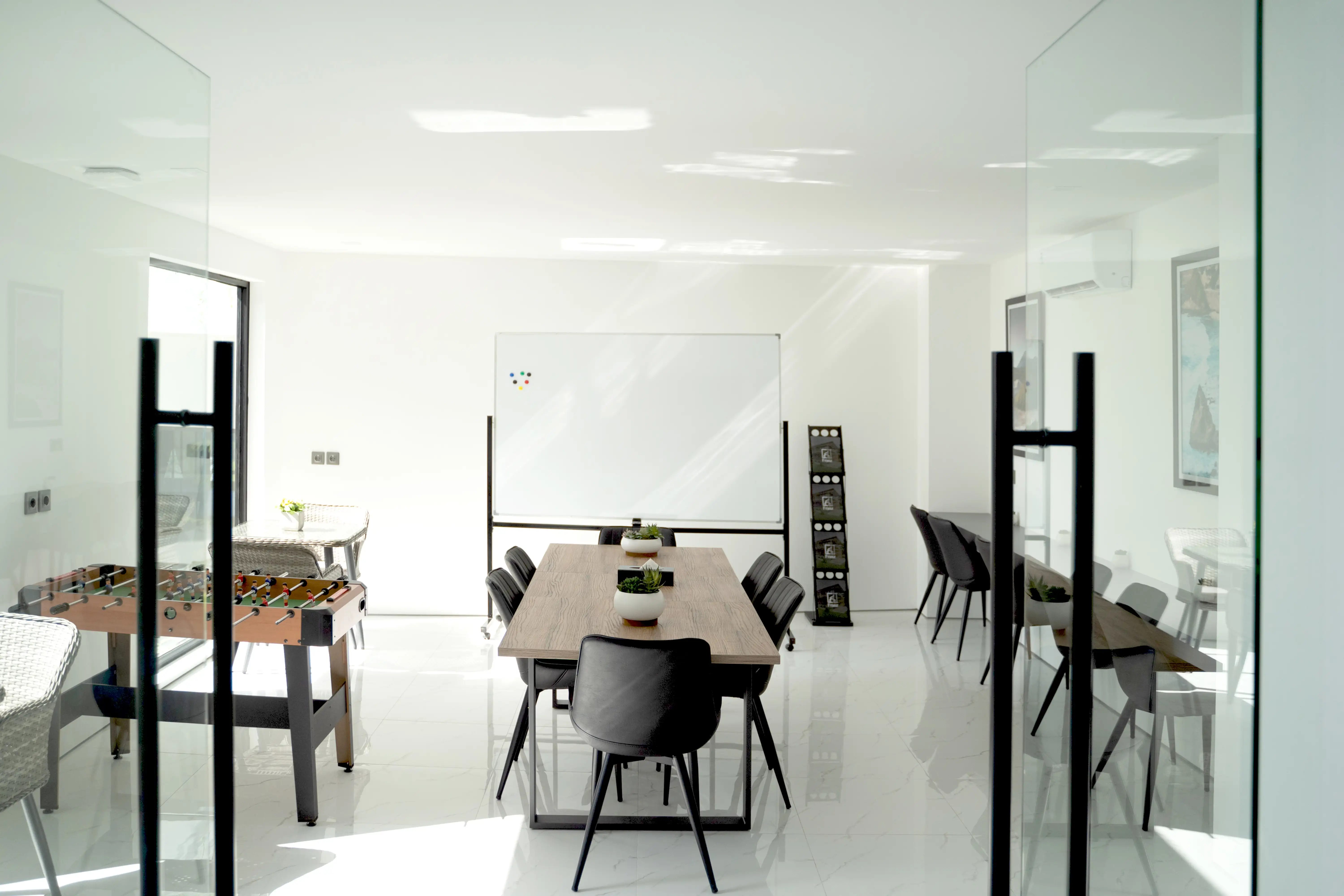 Flat 50m² in Indonesia, Canggu. Priced at 145000$ rent photo-5