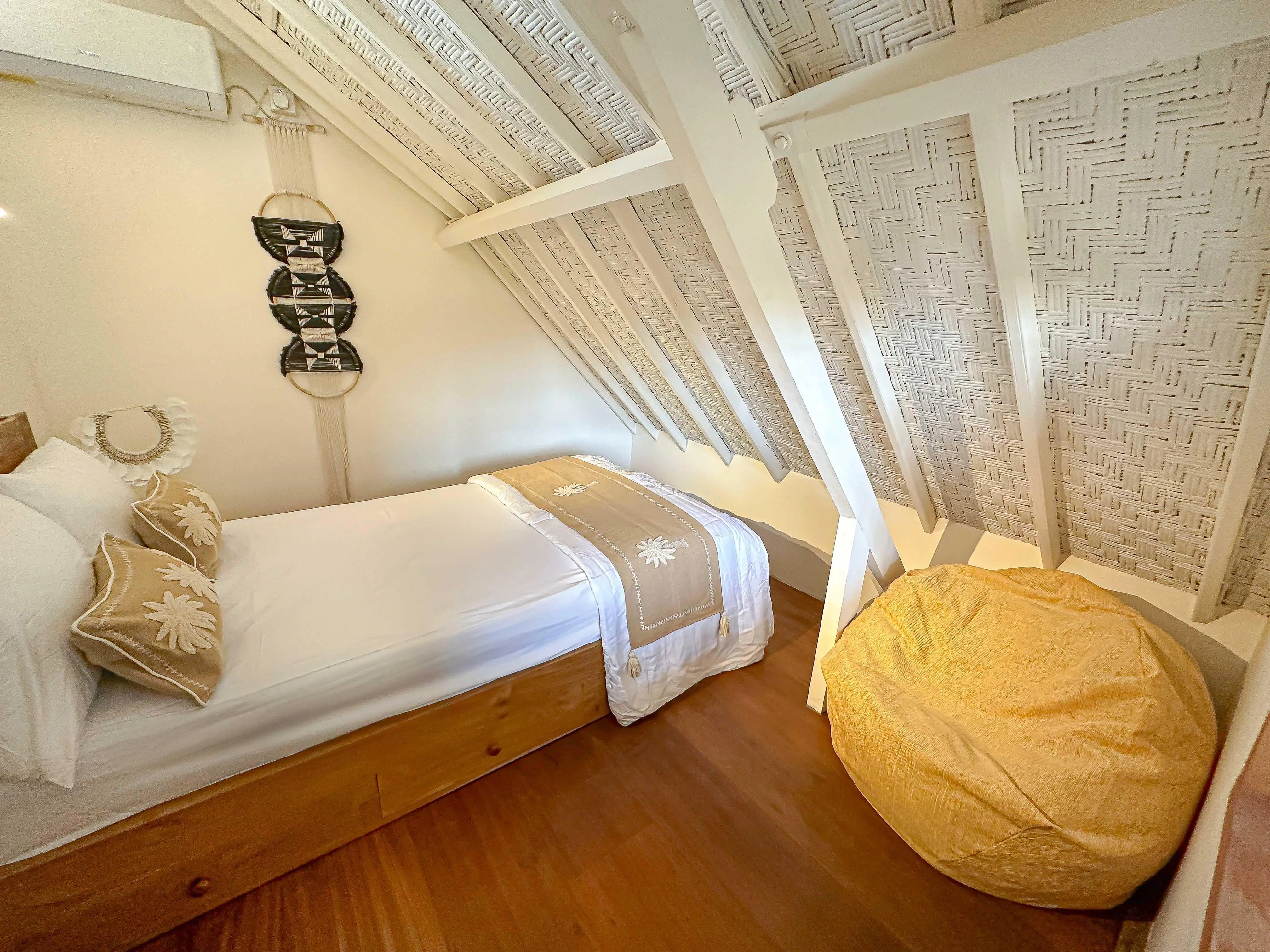 Villa 200m² in Indonesia, Canggu. Priced at 271418$ rent photo-16