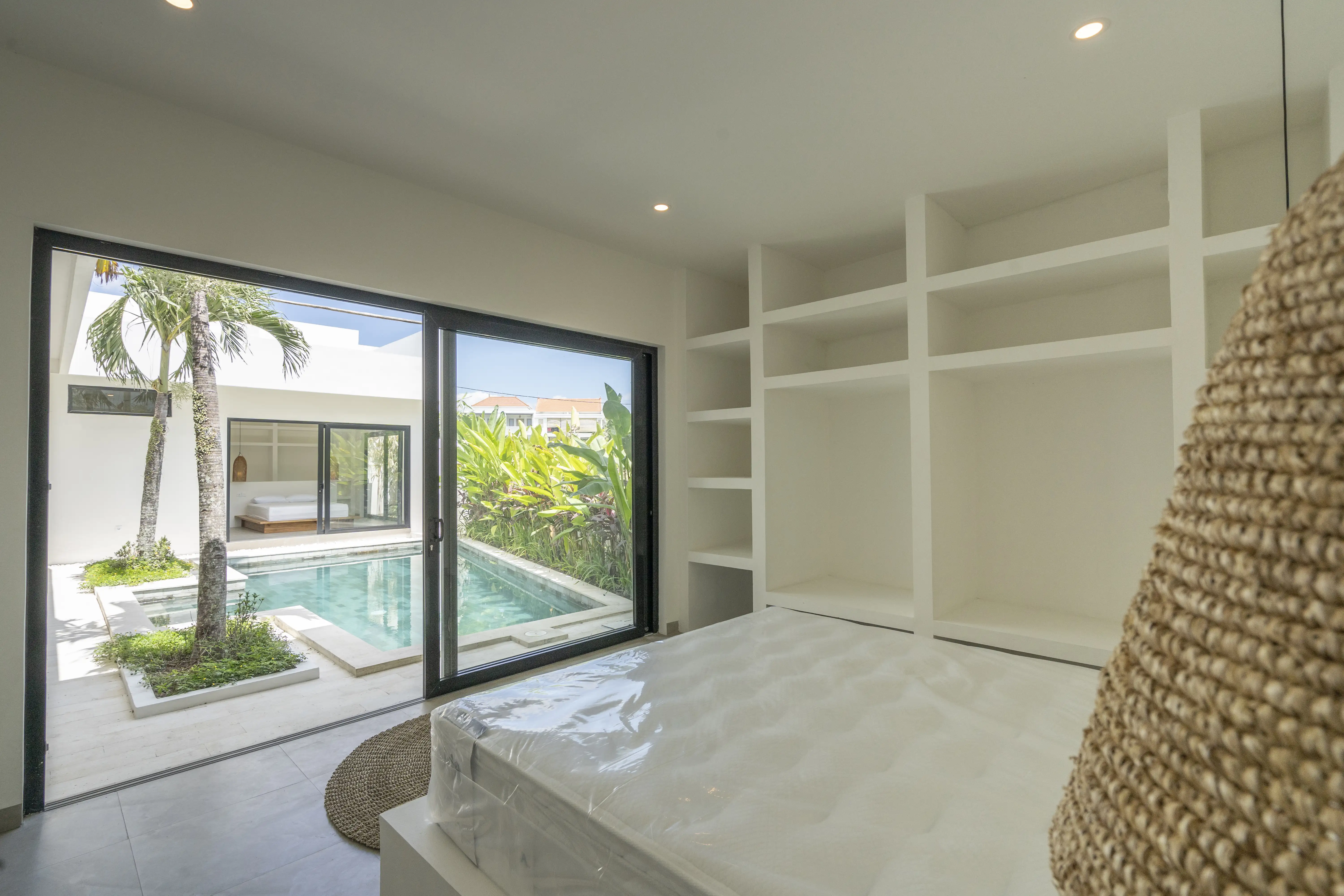 Villa 185m² in Indonesia, Canggu. Priced at 250000$ rent photo-16