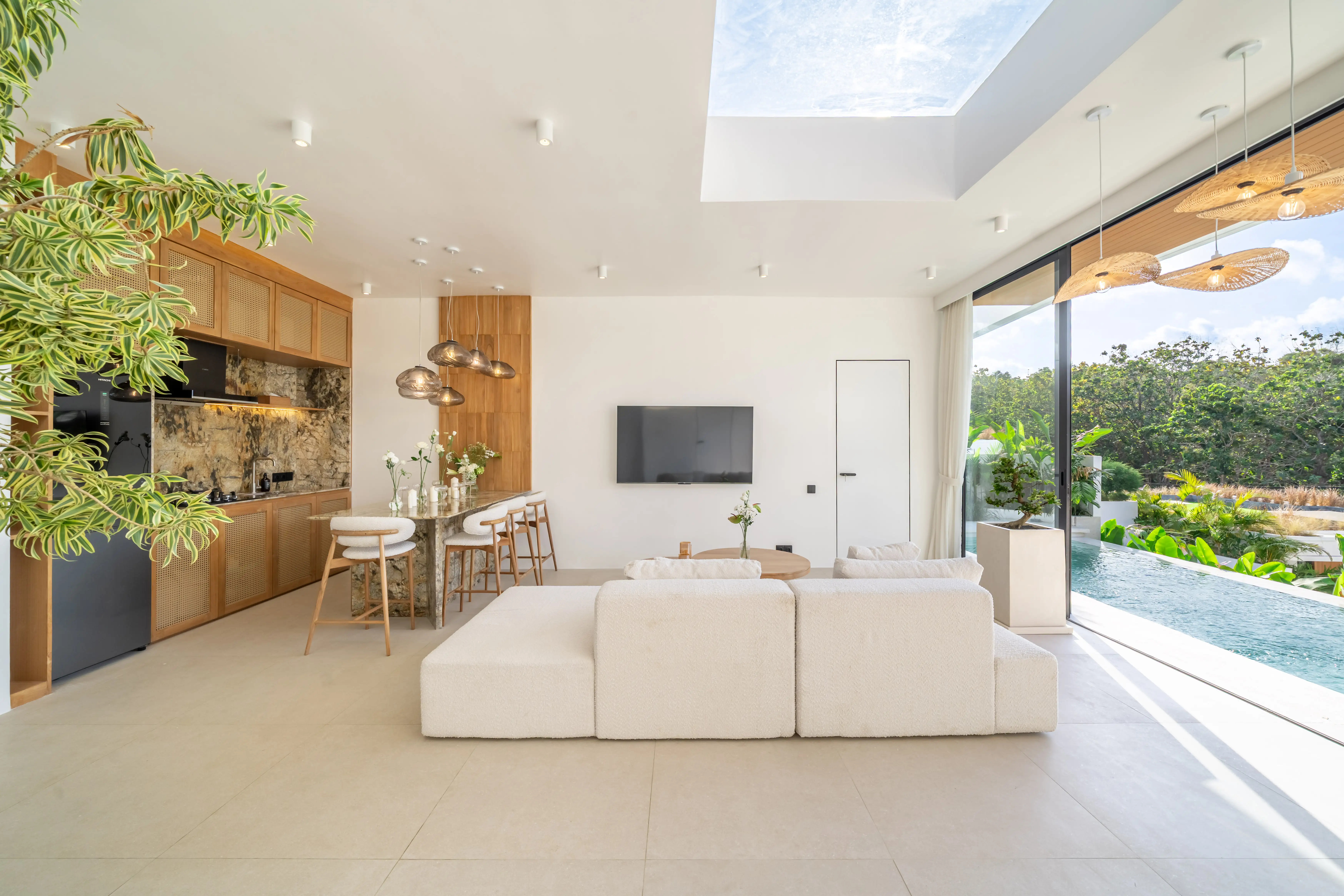 Villa 110m² in Indonesia, Bukit. Priced at 300000$ rent photo-13