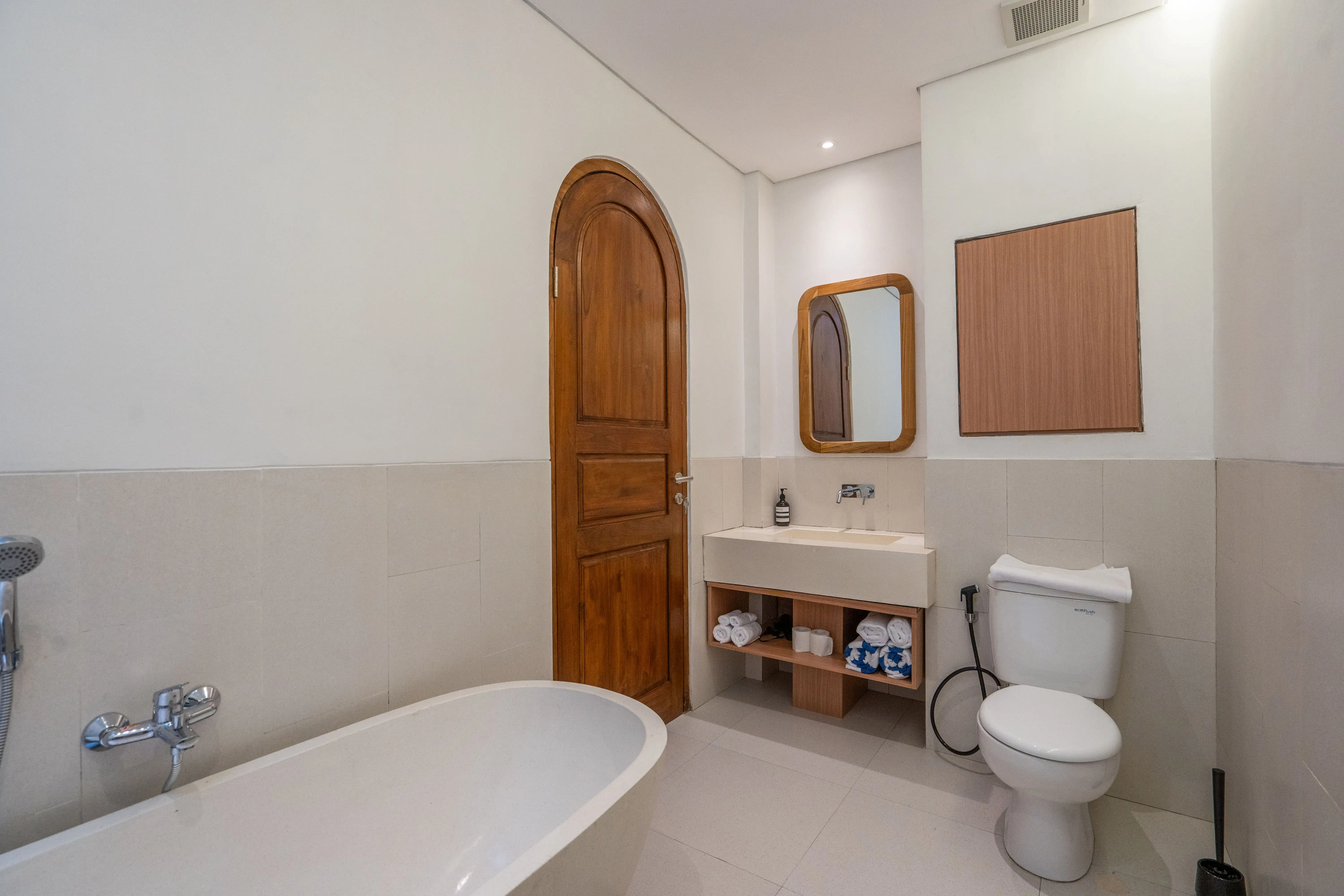 Villa 143m² in Indonesia, Canggu. Priced at 234000$ rent photo-5