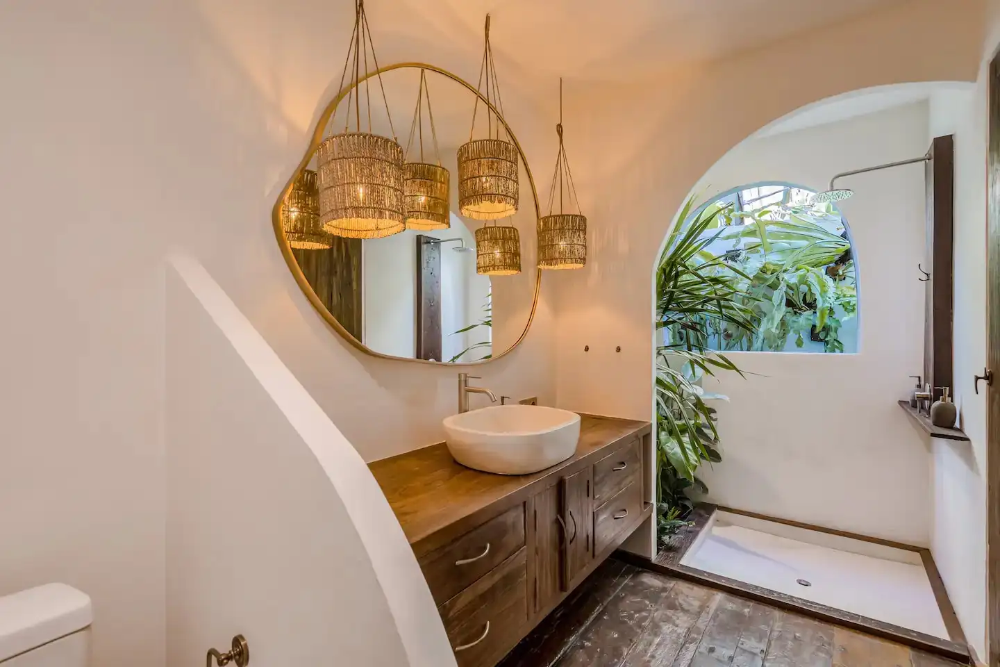 Villa 246m² in Indonesia, Umalas. Priced at 599000$ rent photo-16