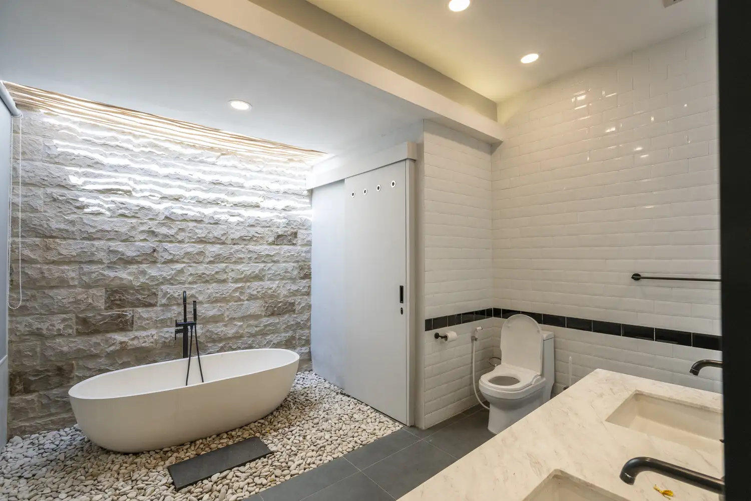 Villa 320m² in Indonesia, Canggu. Priced at 450000$ rent photo-5