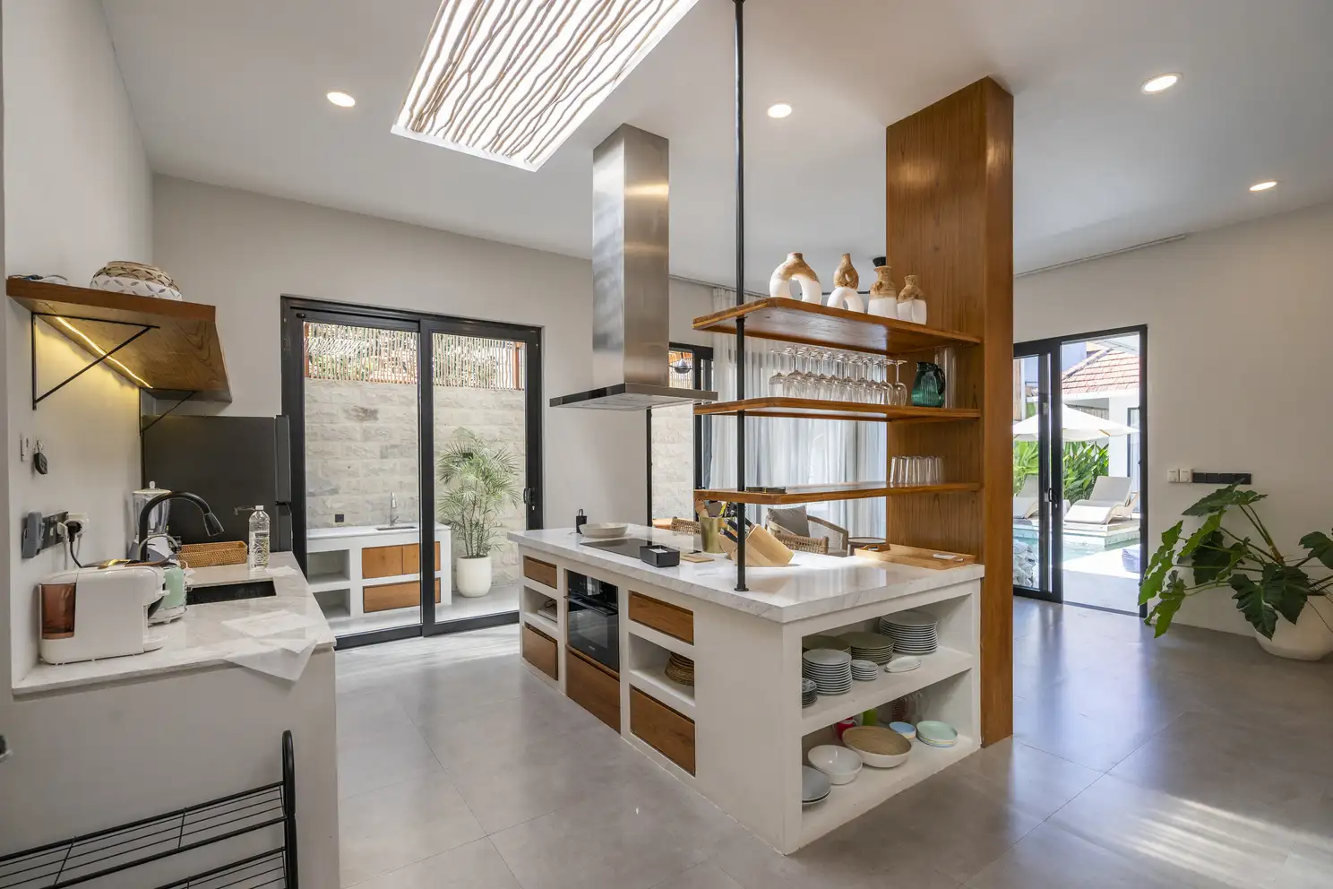 Villa 320m² in Indonesia, Canggu. Priced at 450000$ rent photo-18