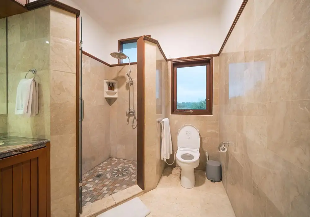 Villa 280m² in Indonesia, East-Bali. Priced at 350000$ rent photo-11