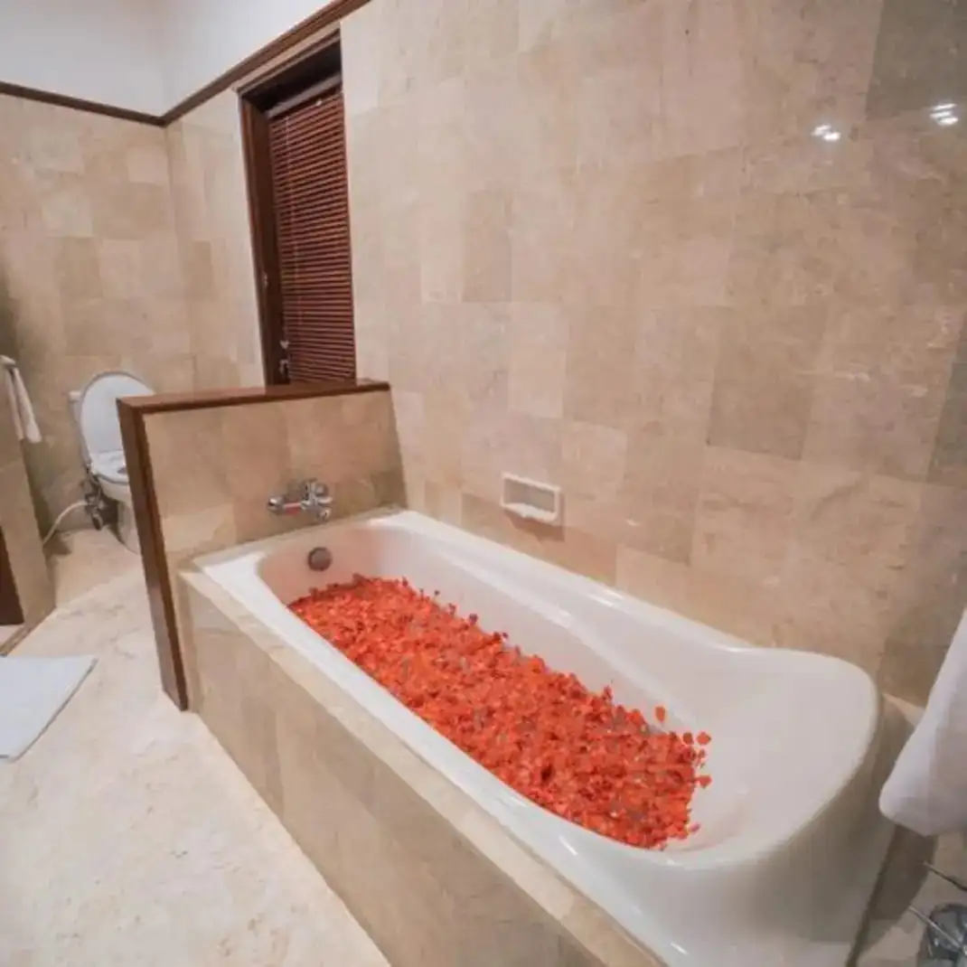 Villa 280m² in Indonesia, East-Bali. Priced at 350000$ rent photo-16