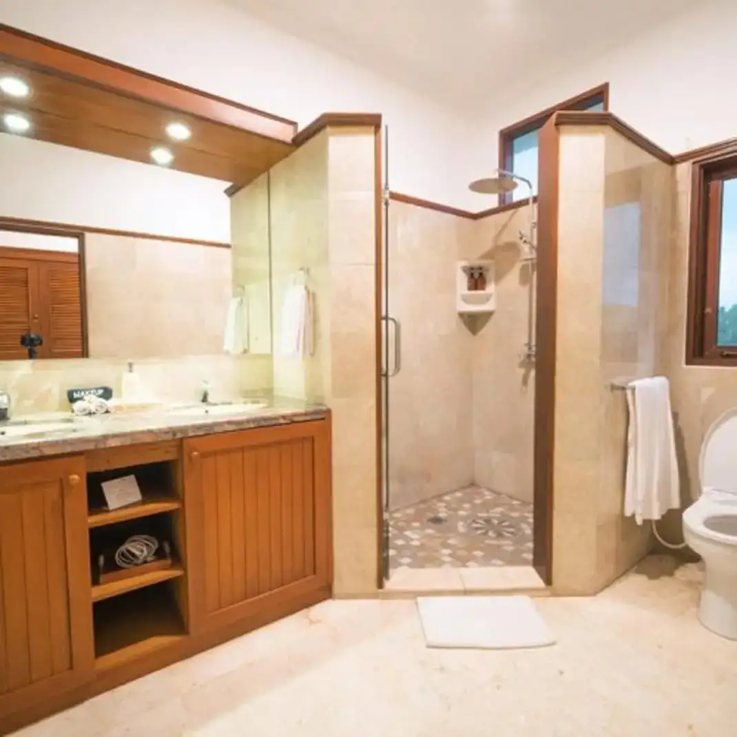Villa 280m² in Indonesia, East-Bali. Priced at 350000$ rent photo-18