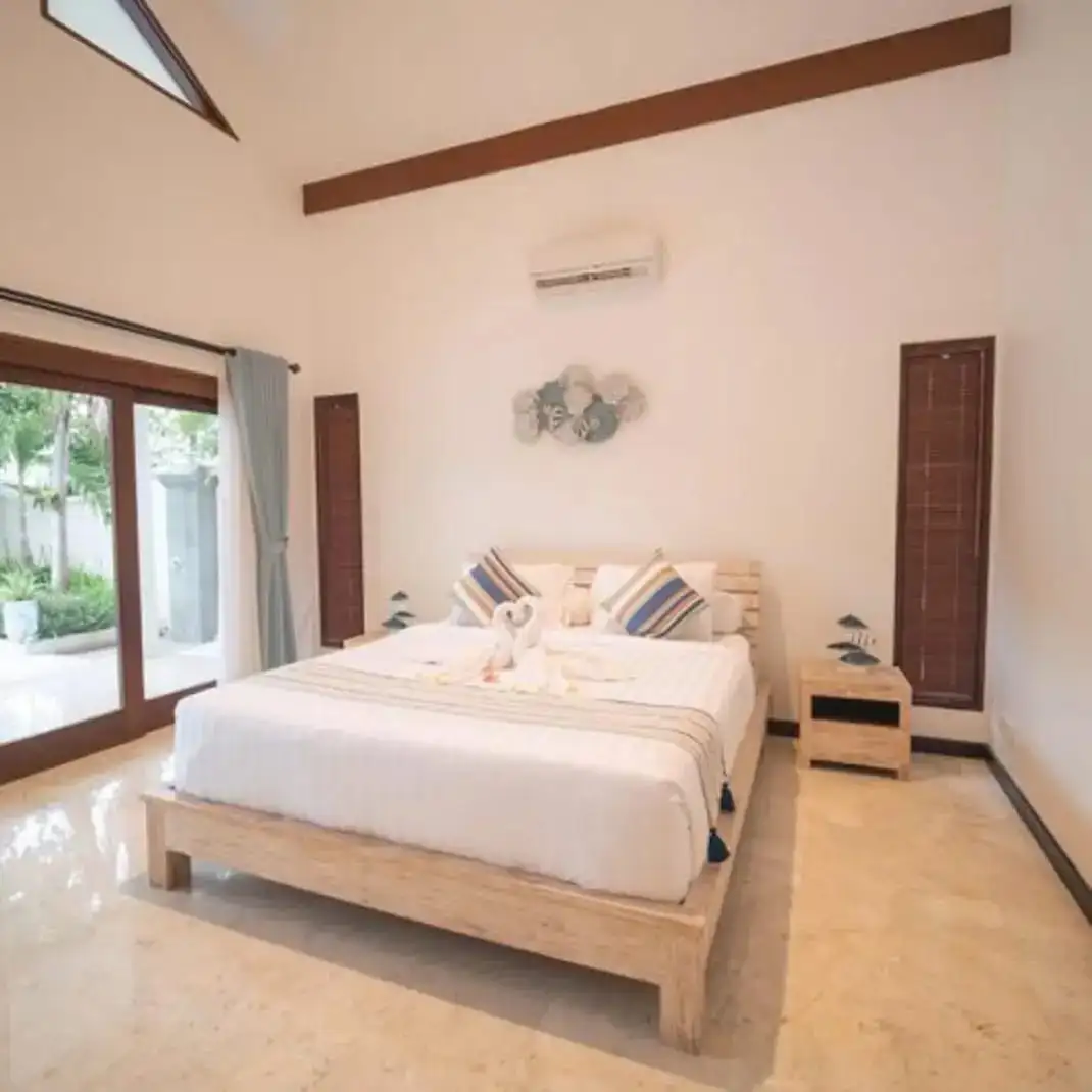Villa 280m² in Indonesia, East-Bali. Priced at 350000$ rent photo-19