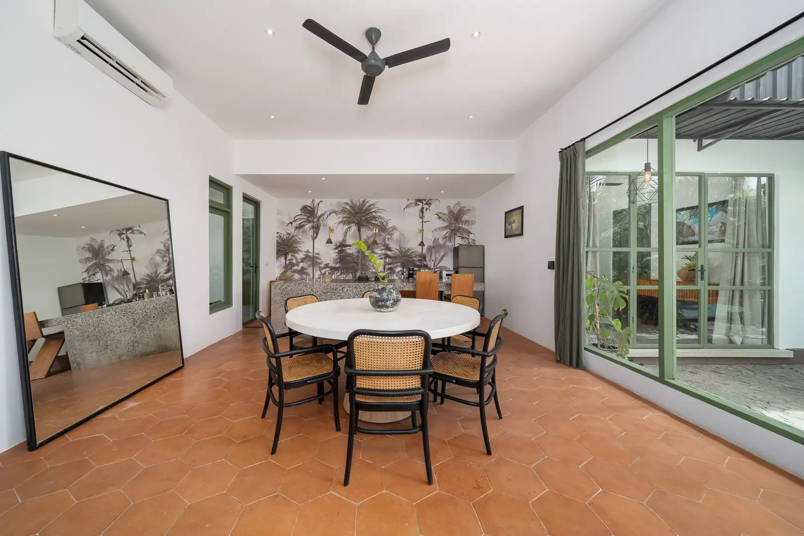 Villa 250m² in Indonesia, Canggu. Priced at 644000$ rent photo-29