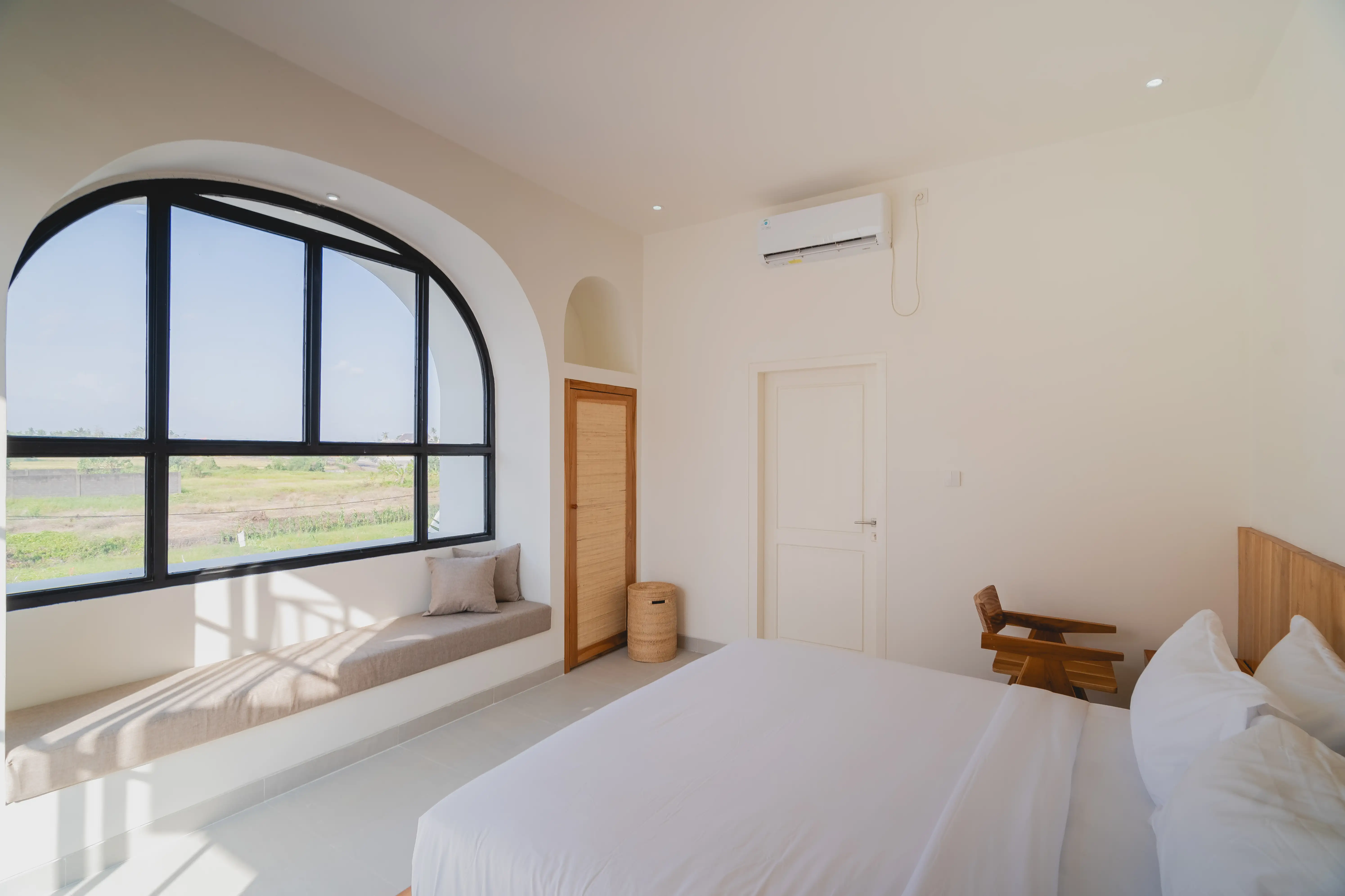 Villa 291m² in Indonesia, Kedungu. Priced at 289000$ rent photo-13