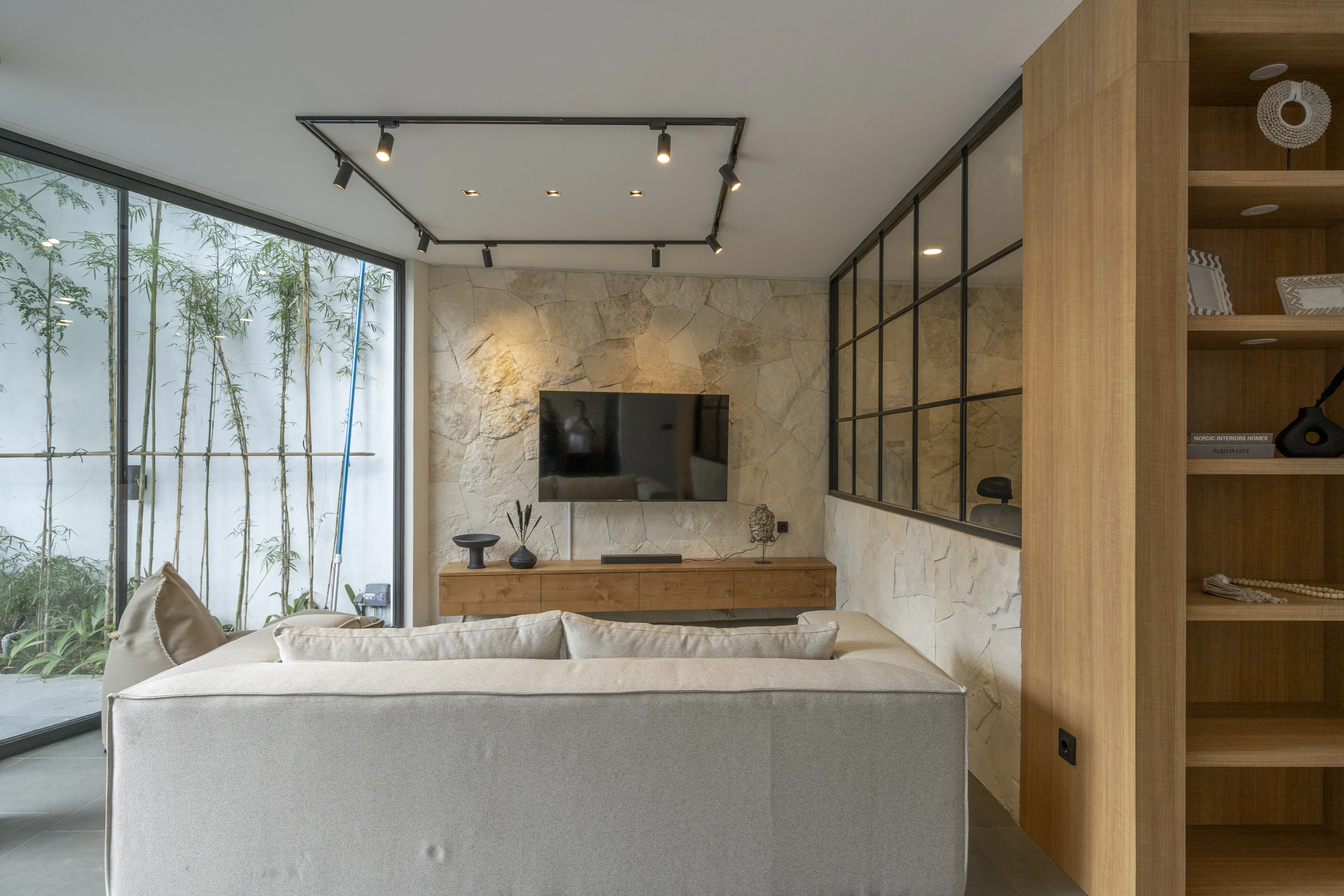 Villa 350m² in Indonesia, Canggu. Priced at 350000$ rent photo-12