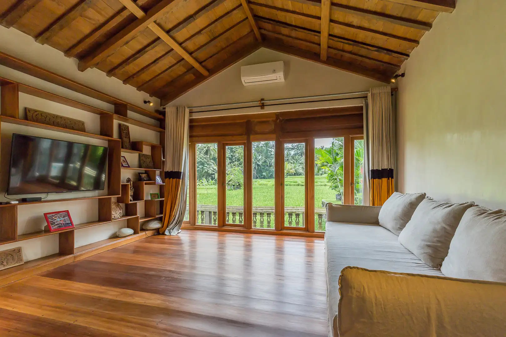 Villa 440m² in Indonesia, Ubud. Priced at 1088000$ rent photo-43