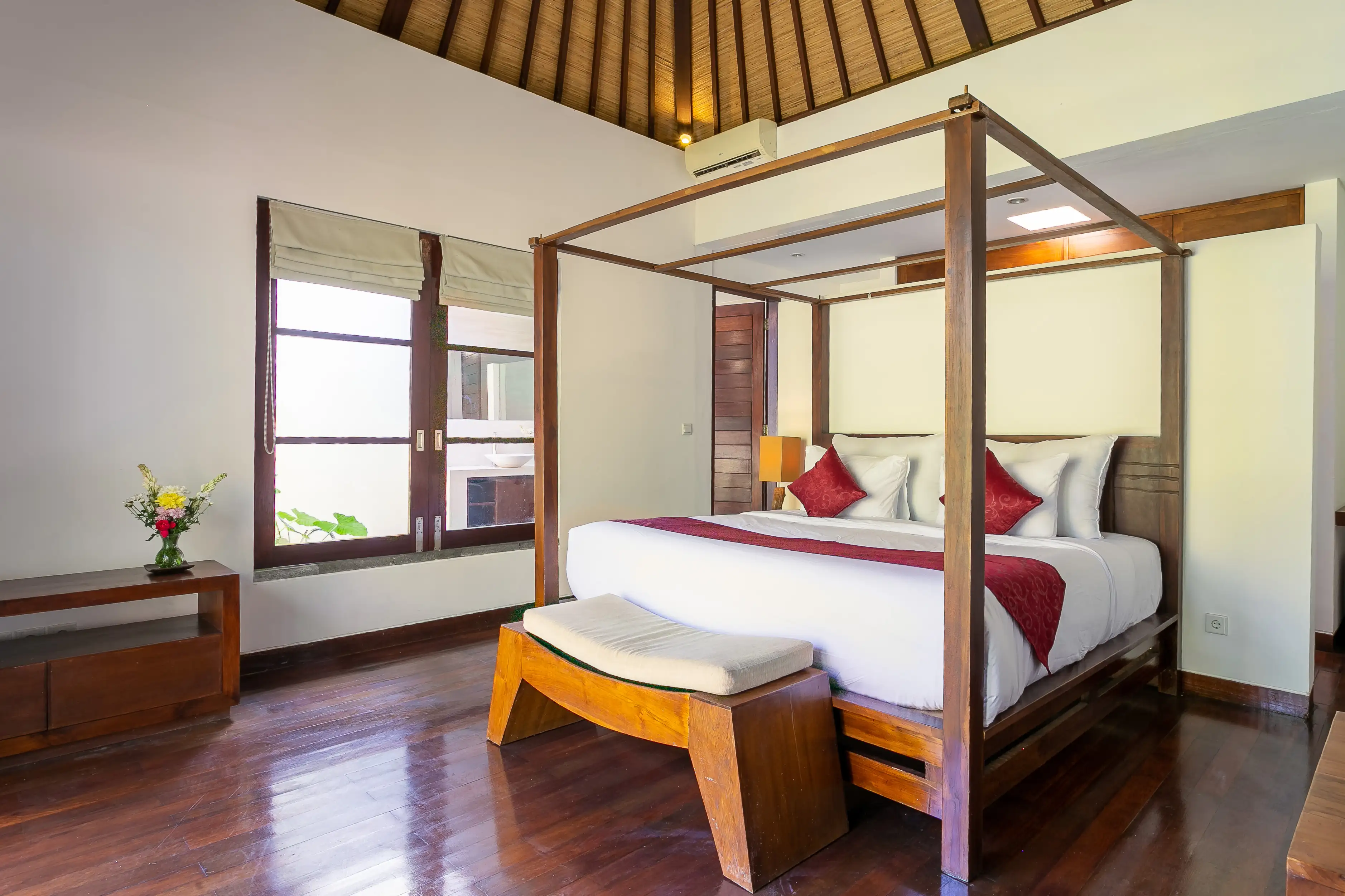 Villa 1400m² in Indonesia, Ubud. Priced at 796227$ rent photo-8