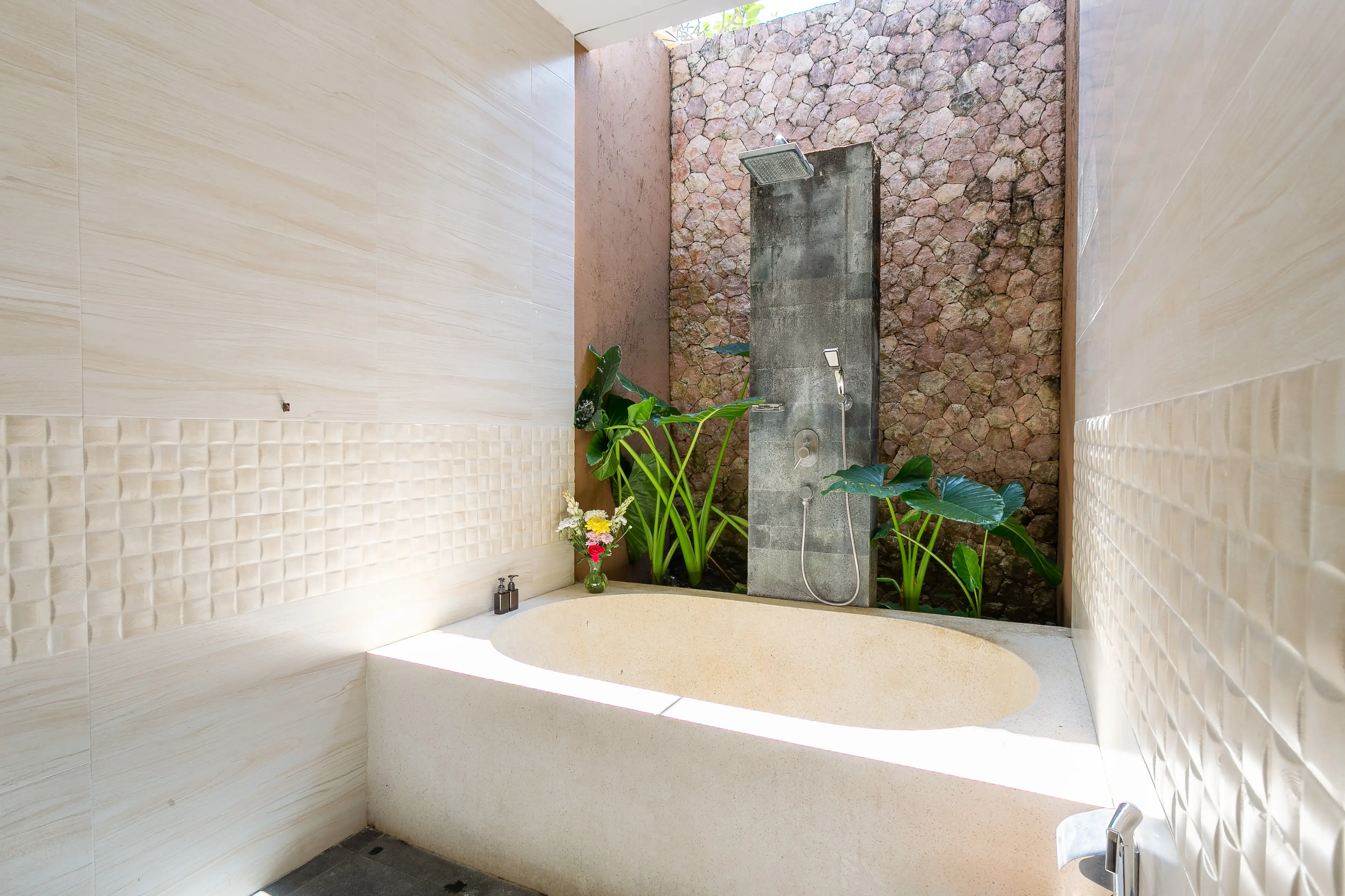 Villa 1400m² in Indonesia, Ubud. Priced at 796227$ rent photo-32