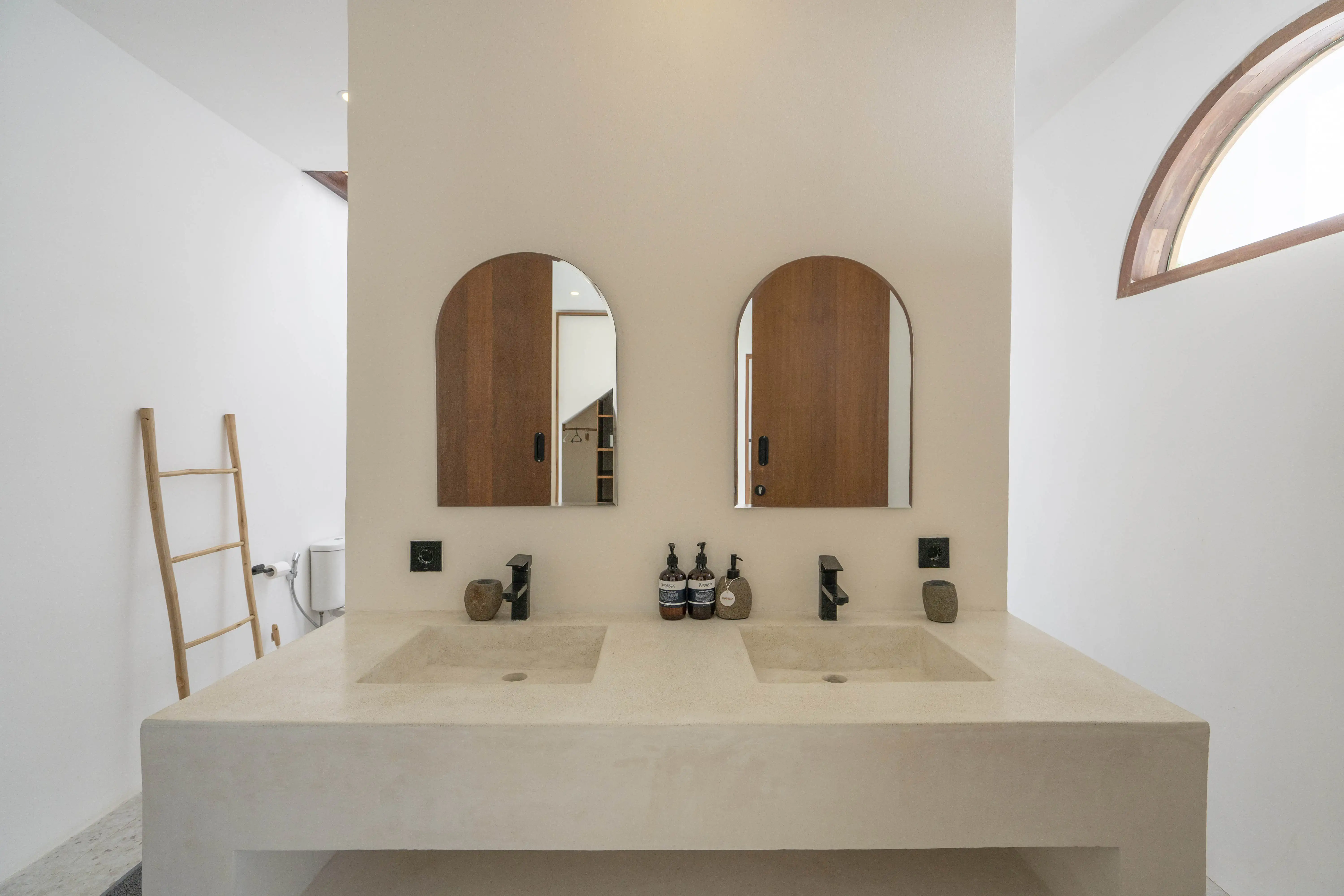 Villa 126m² in Indonesia, Bukit. Priced at 197000$ rent photo-12
