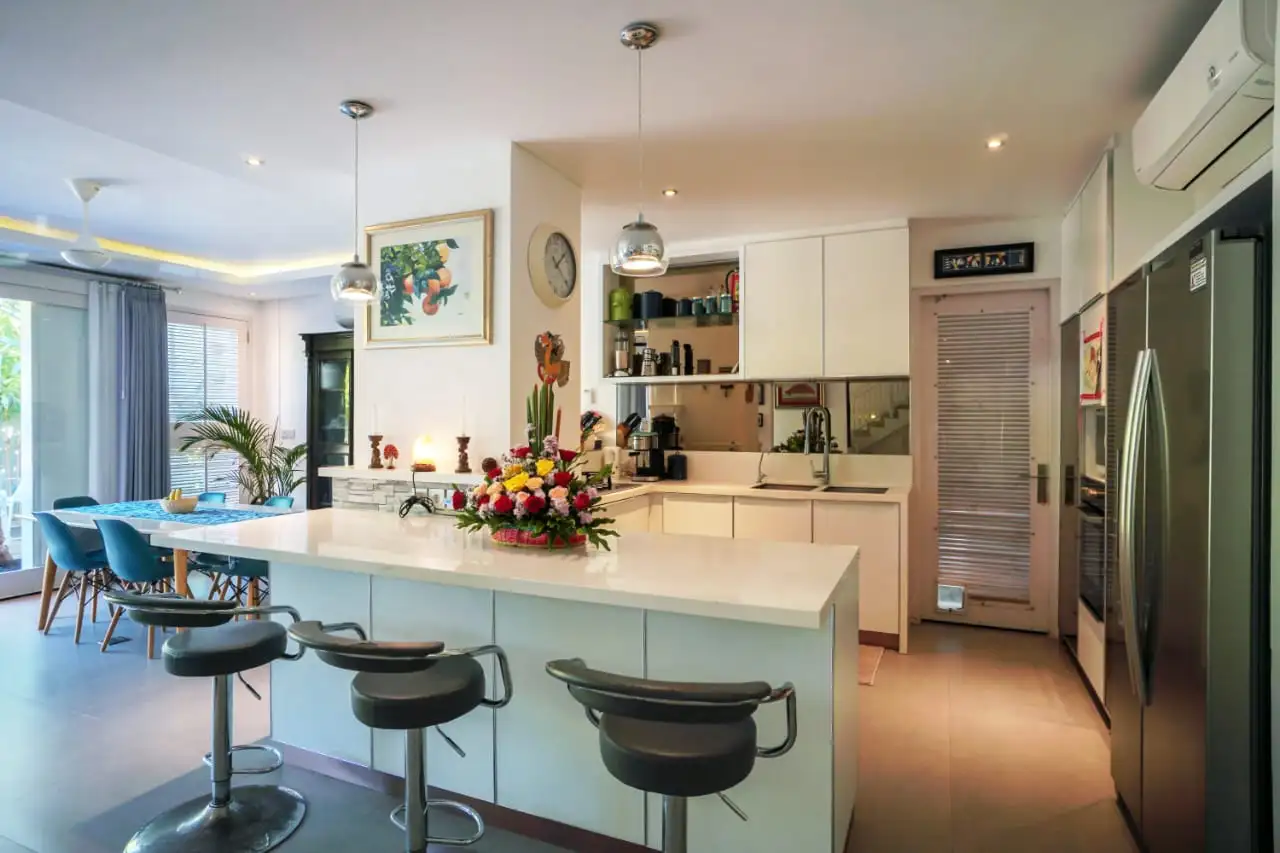 Villa 326m² in Indonesia, Sanur. Priced at 350000$ rent photo-10