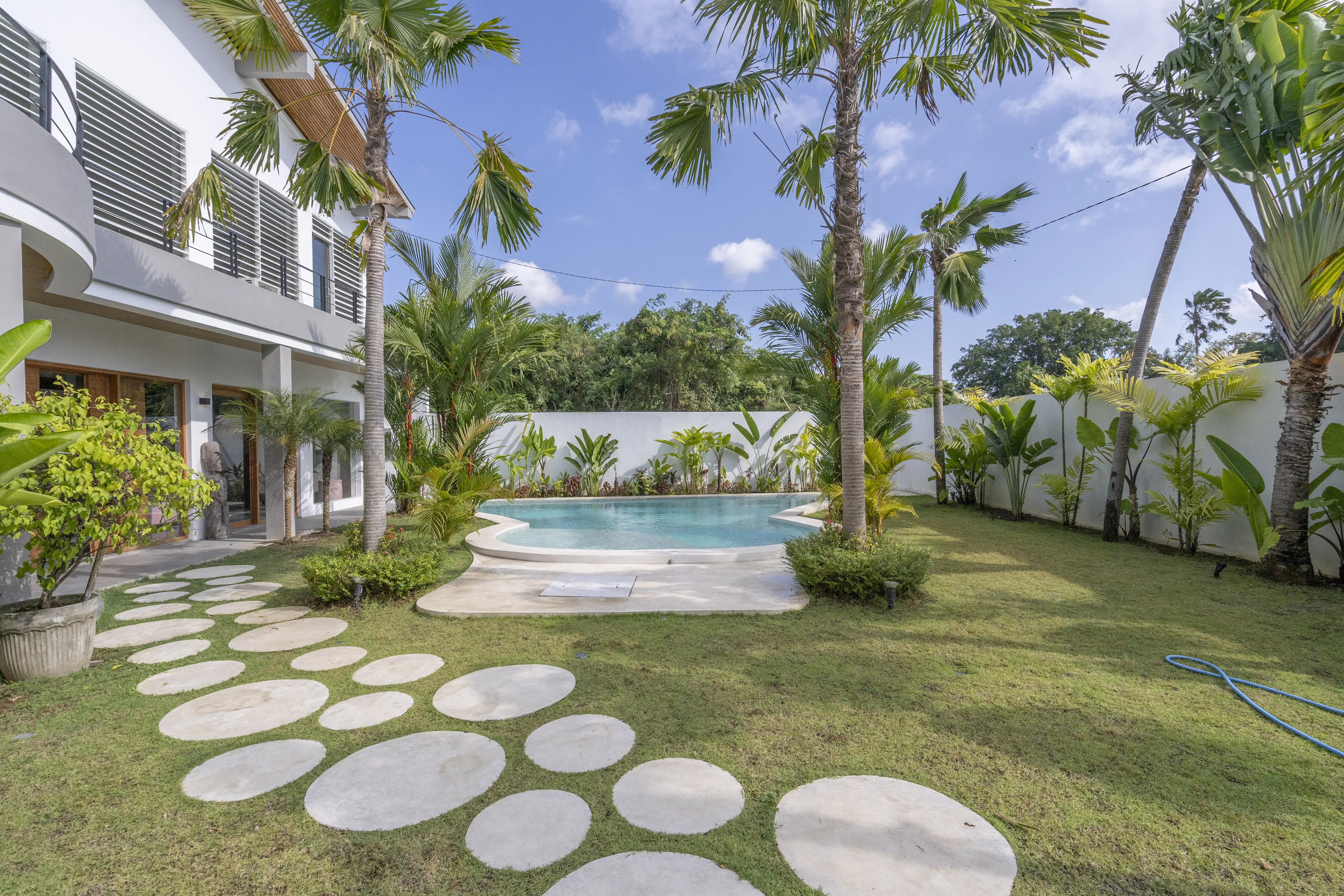 Villa 350m² in Indonesia, Canggu. Priced at 477482$ rent photo-12
