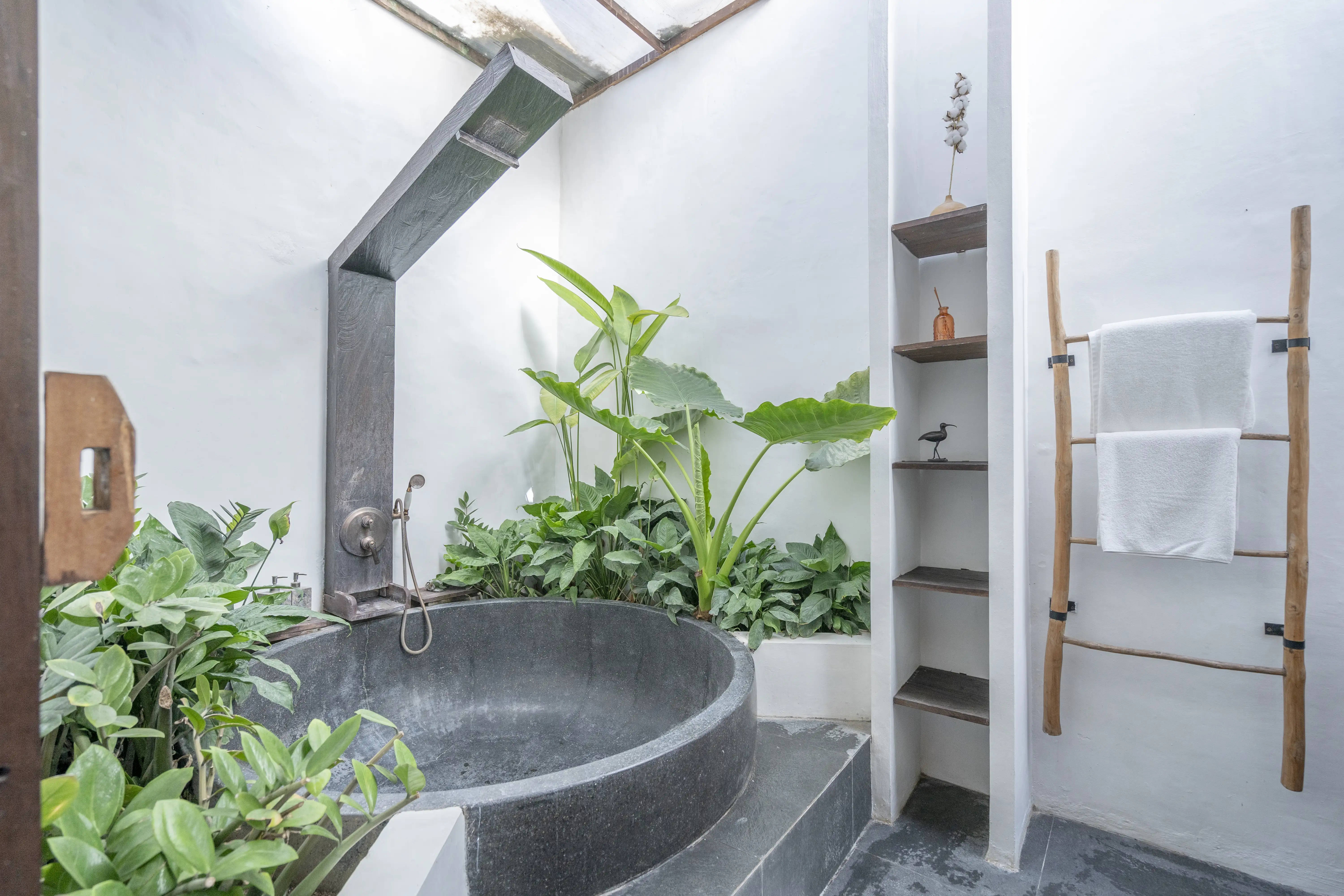 Villa 190m² in Indonesia, Canggu. Priced at 335000$ rent photo-2