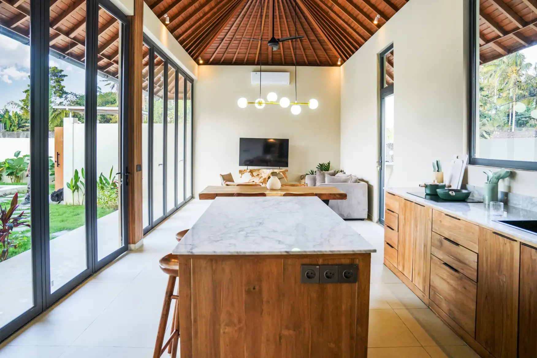 Villa 133m² in Indonesia, Ubud. Priced at 315000$ rent photo-17