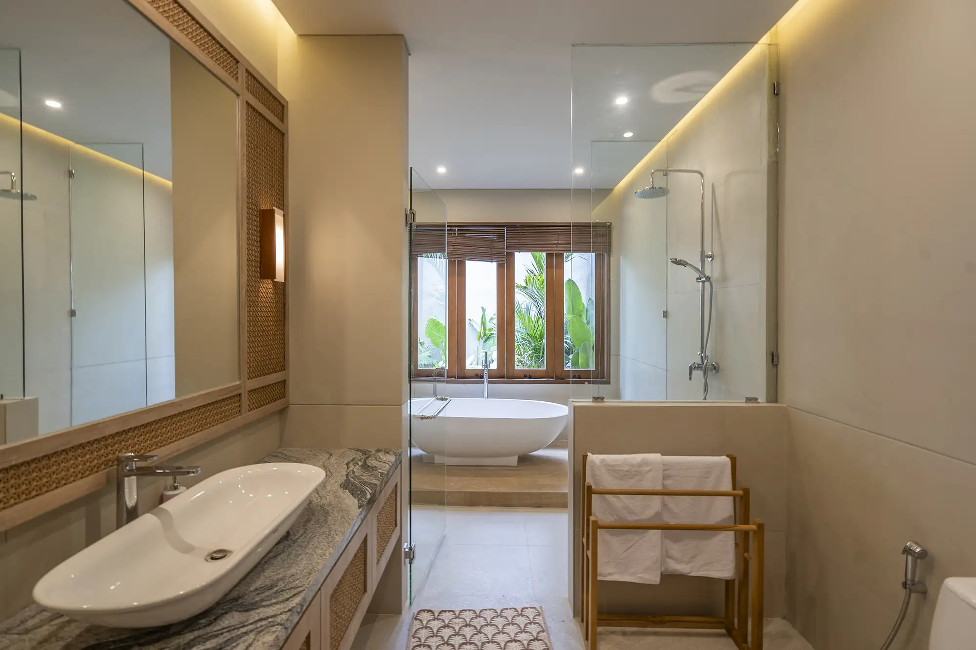 Villa 380m² in Indonesia, Canggu. Priced at 110000$ rent photo-21