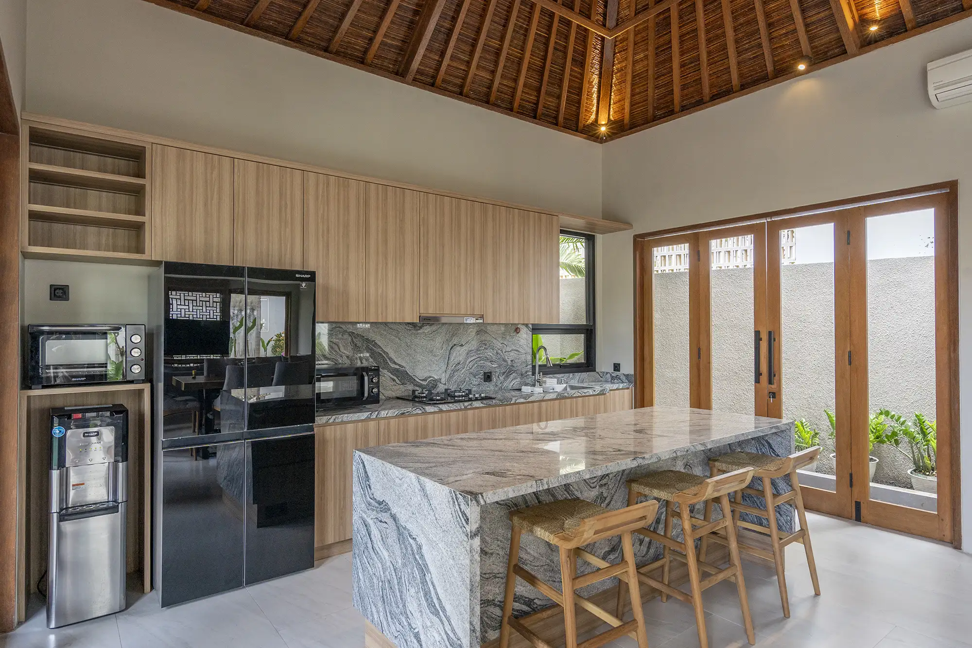 Villa 380m² in Indonesia, Canggu. Priced at 110000$ rent photo-25