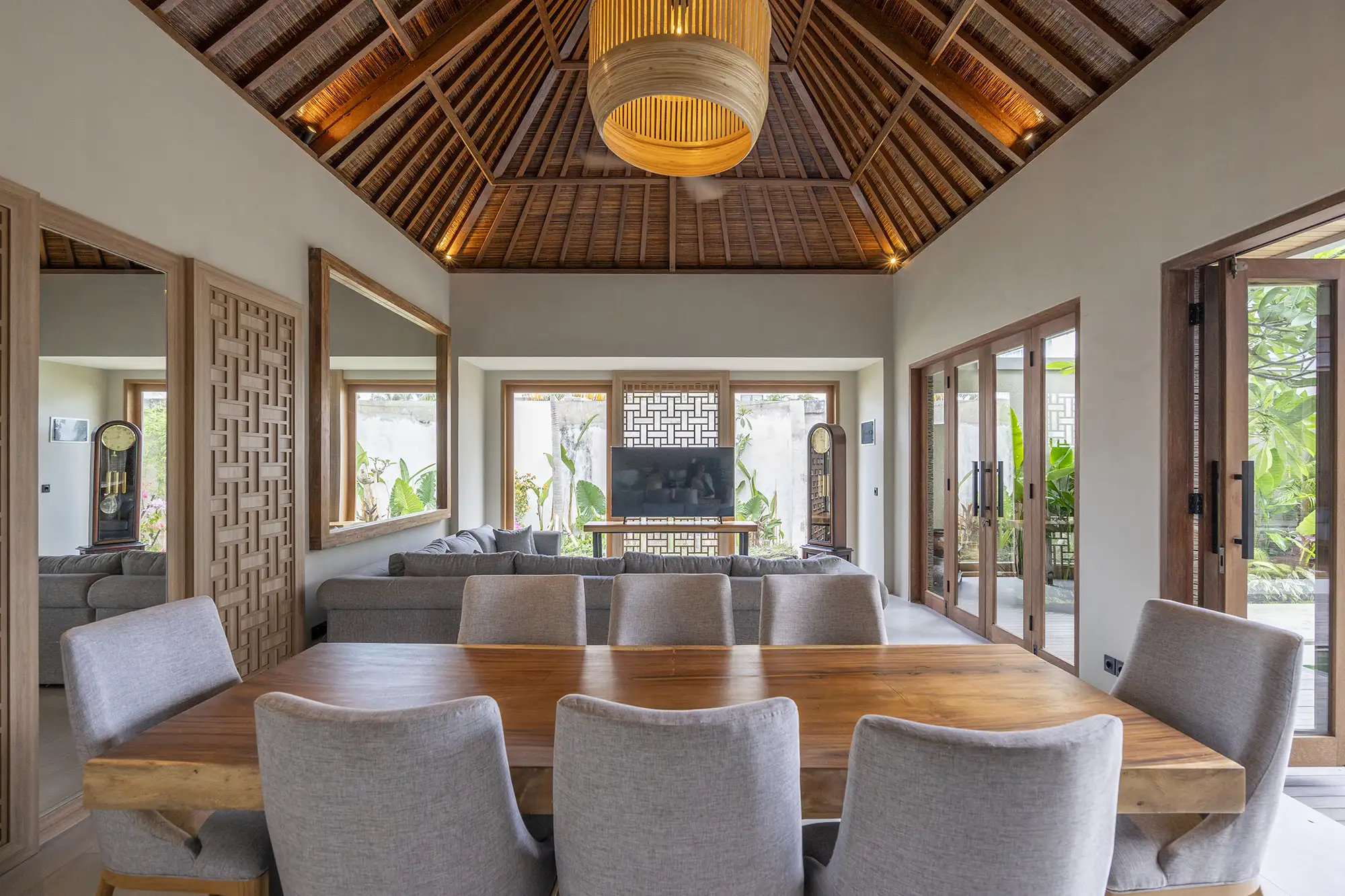 Villa 380m² in Indonesia, Canggu. Priced at 110000$ rent photo-26
