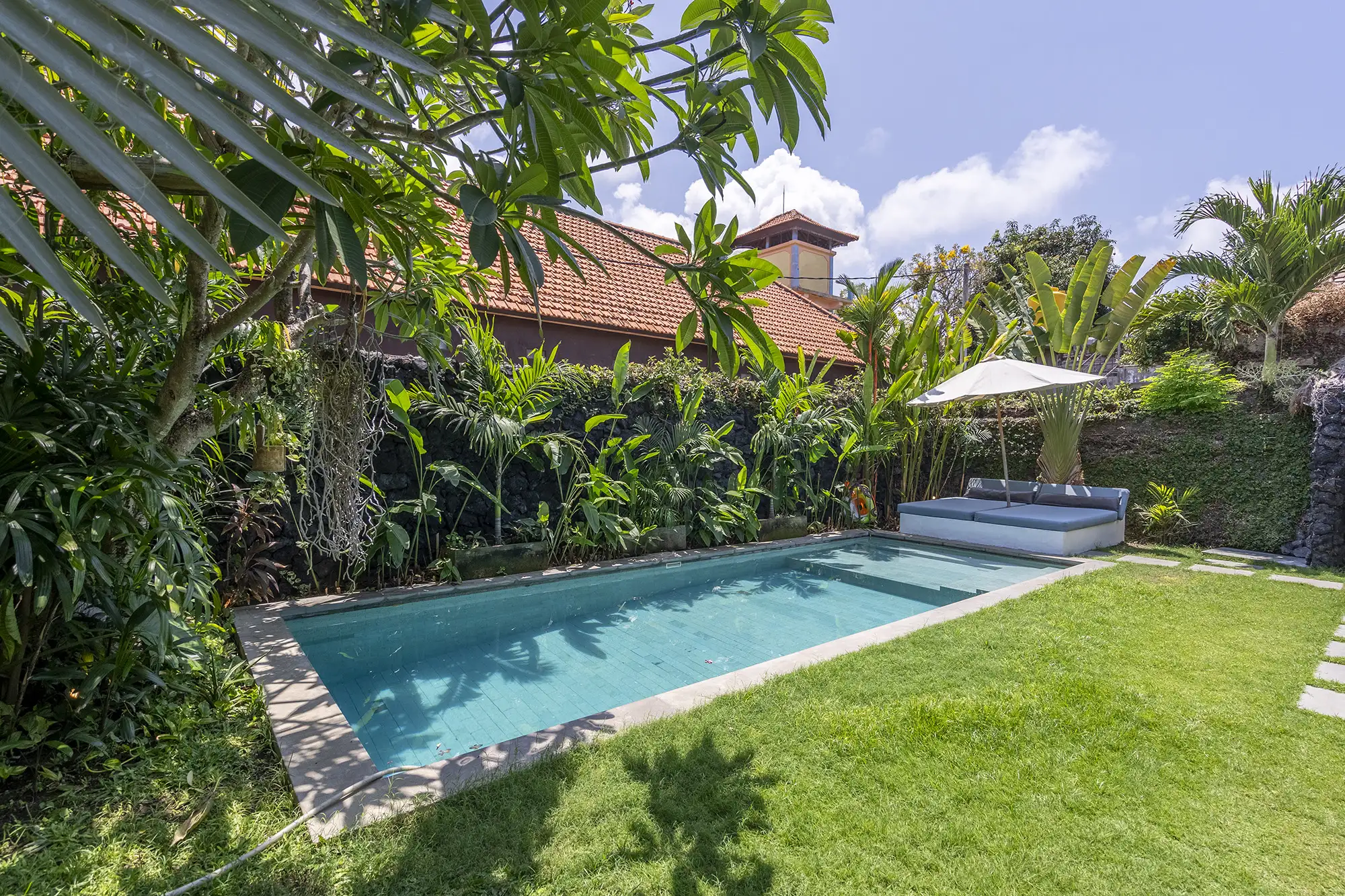 Villa 180m² in Indonesia, Kuta. Priced at 280000$ rent photo-1
