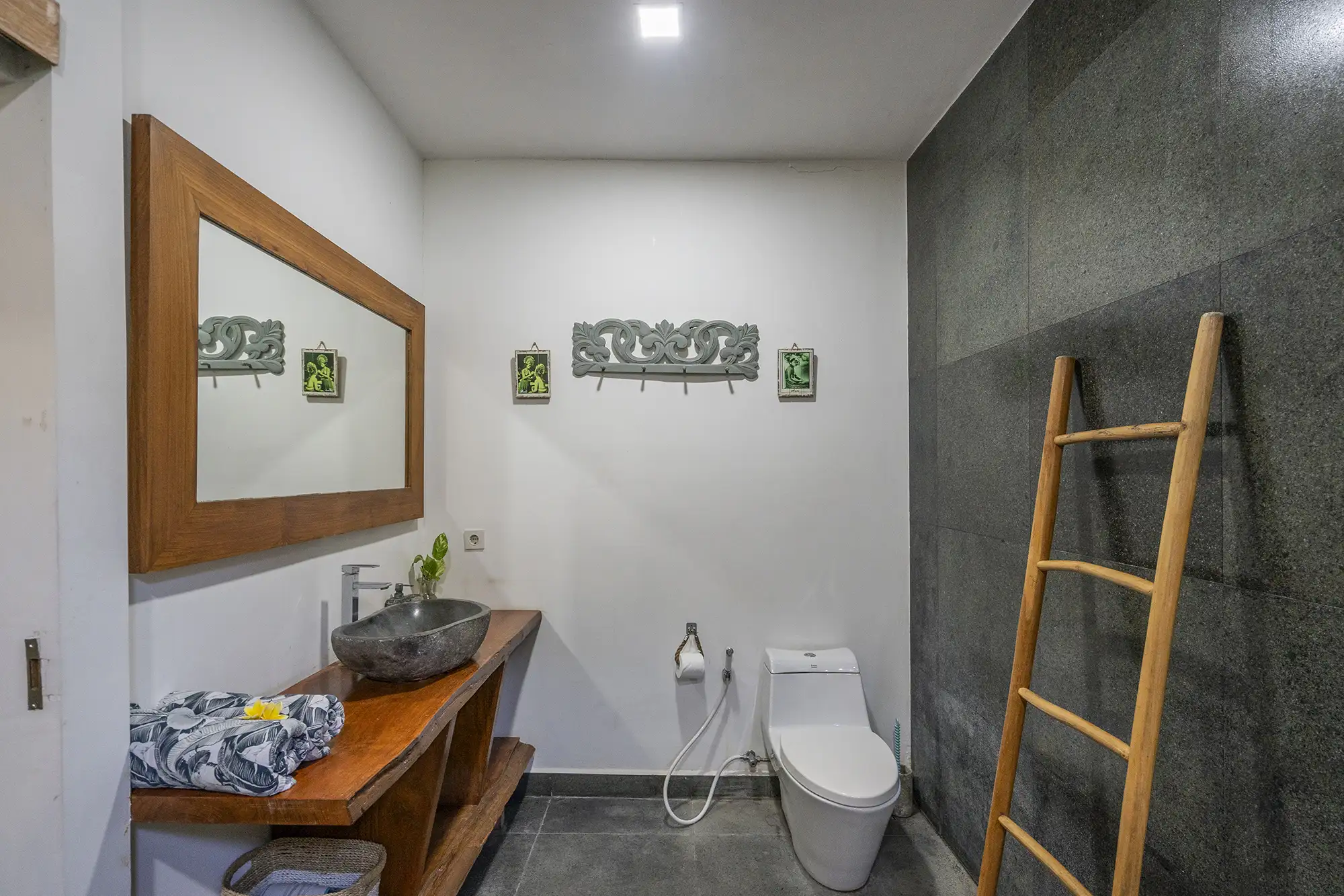 Villa 180m² in Indonesia, Kuta. Priced at 280000$ rent photo-6