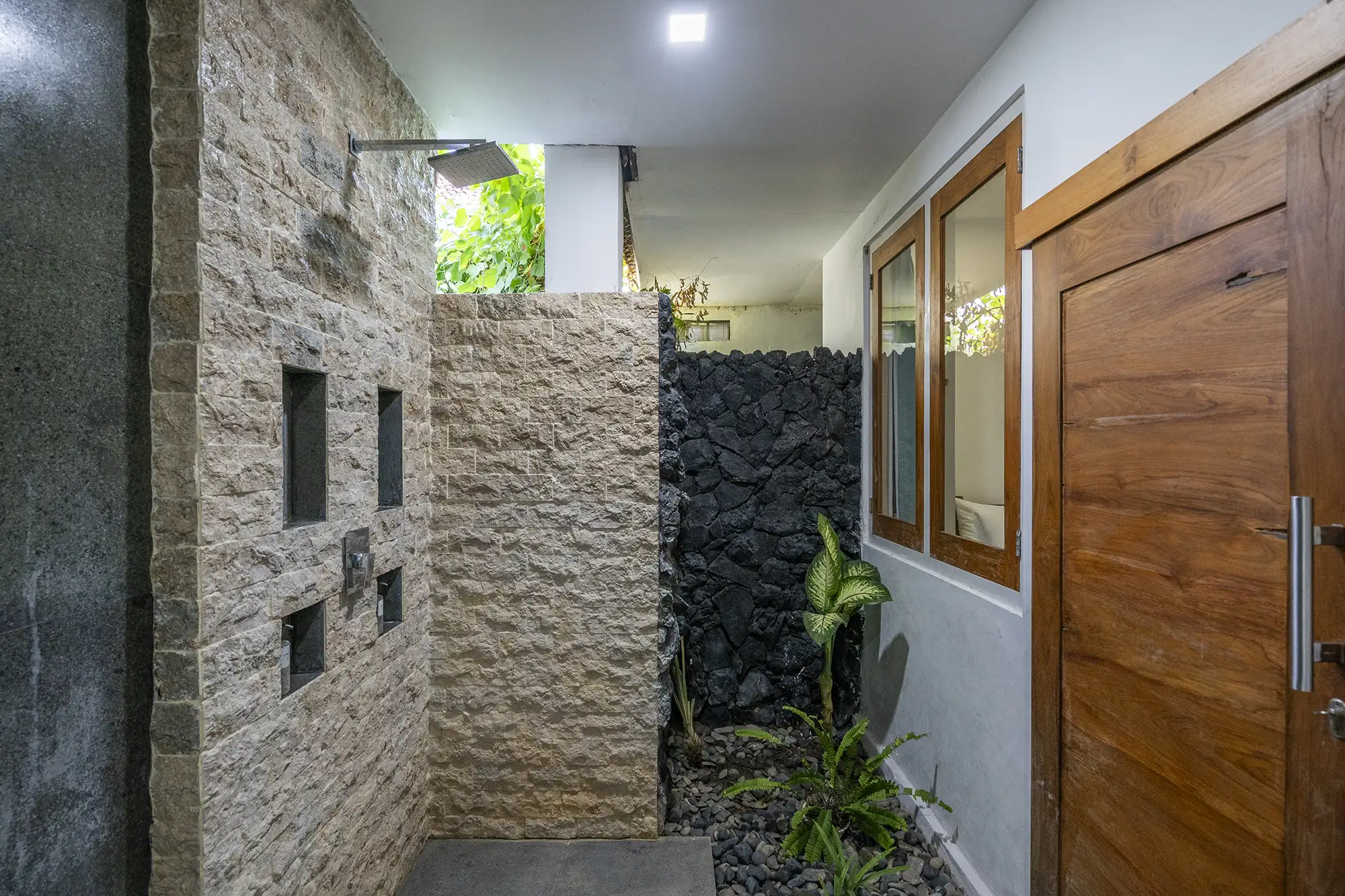 Villa 180m² in Indonesia, Kuta. Priced at 280000$ rent photo-7