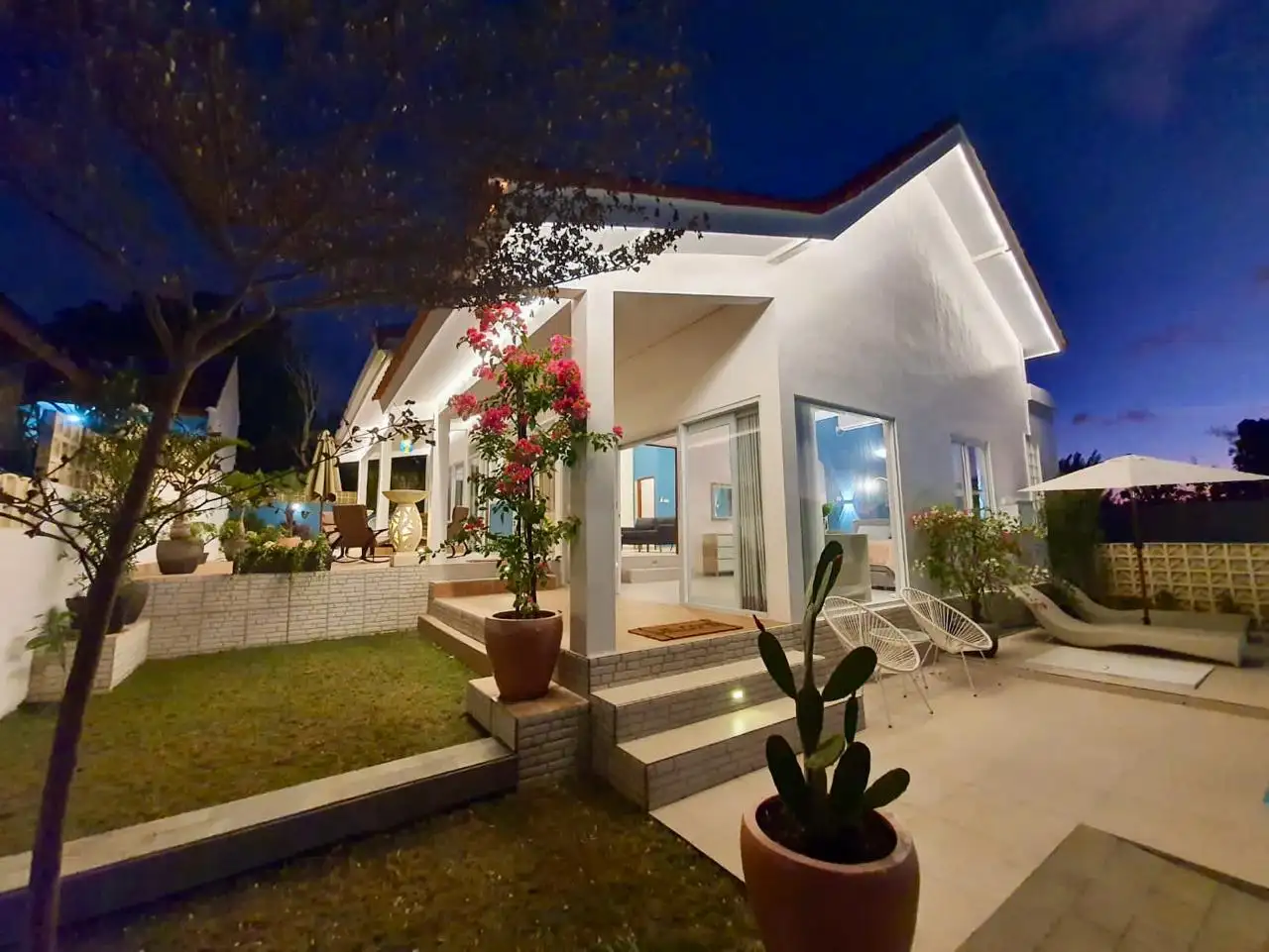 Villa 150m² in Indonesia, Bukit. Priced at 175000$ rent photo-6