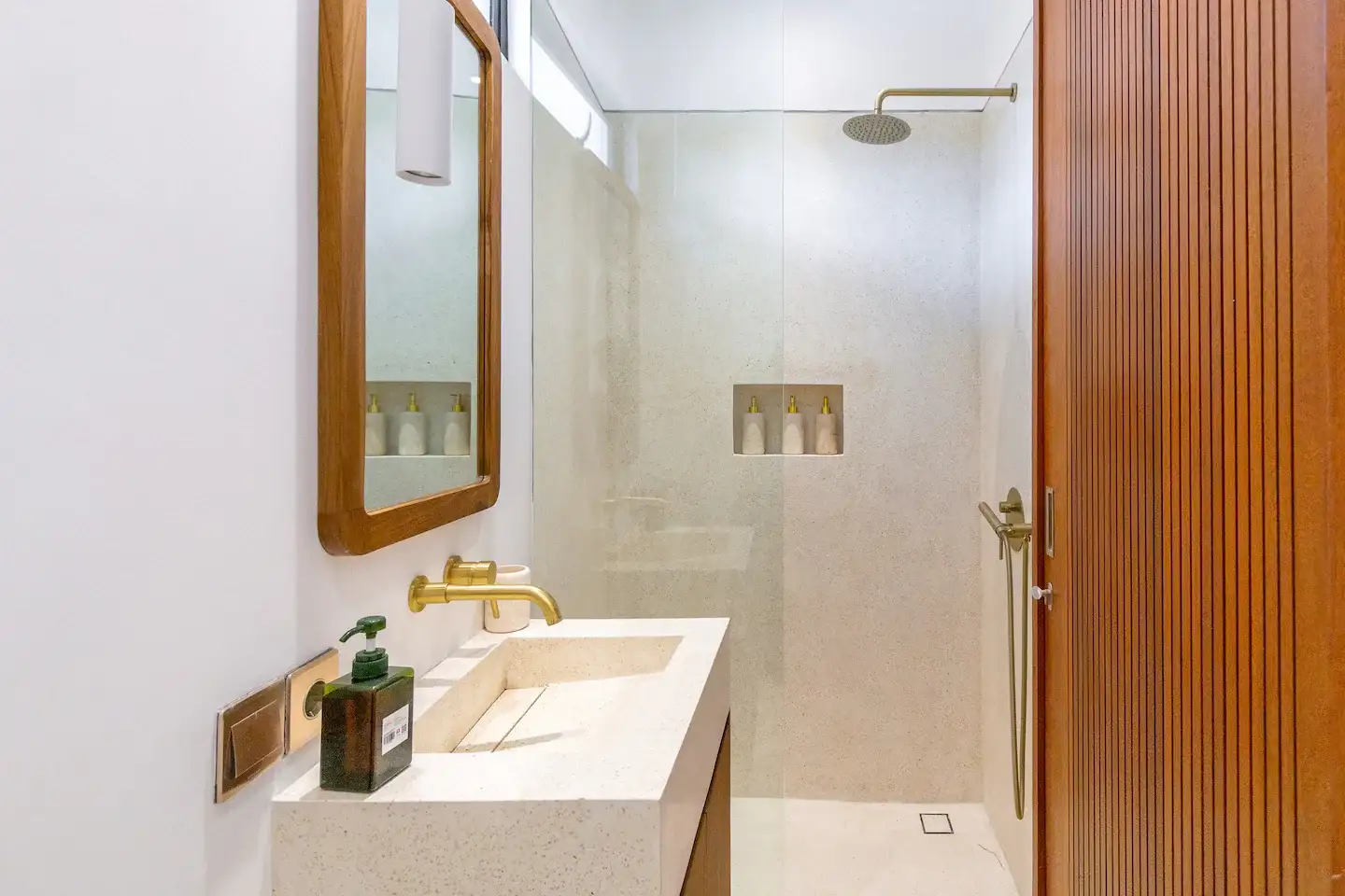 Flat 51m² in Indonesia, Canggu. Priced at 109000$ rent photo-5