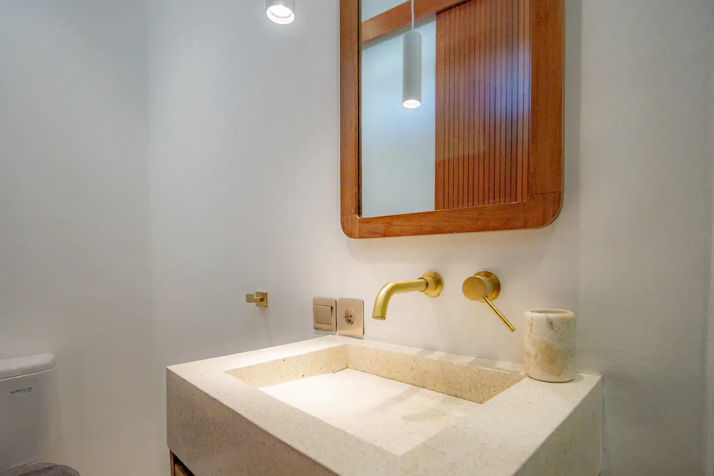 Flat 51m² in Indonesia, Canggu. Priced at 109000$ rent photo-6