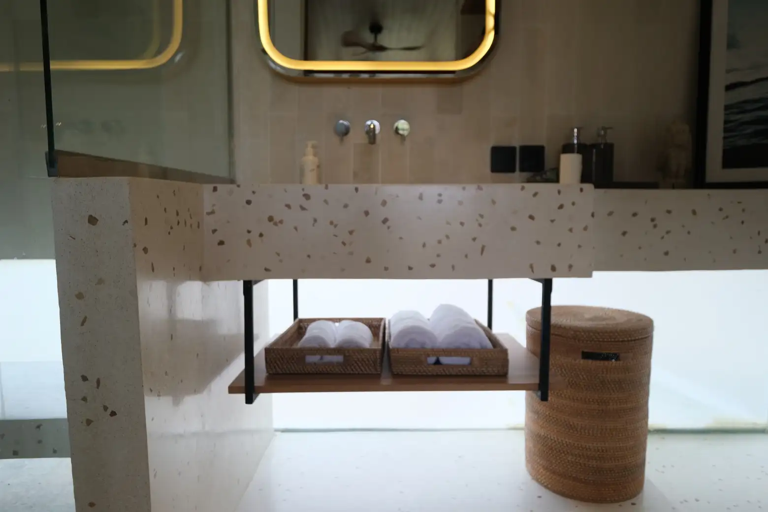 Flat 99m² in Indonesia, Canggu. Priced at 225000$ rent photo-18