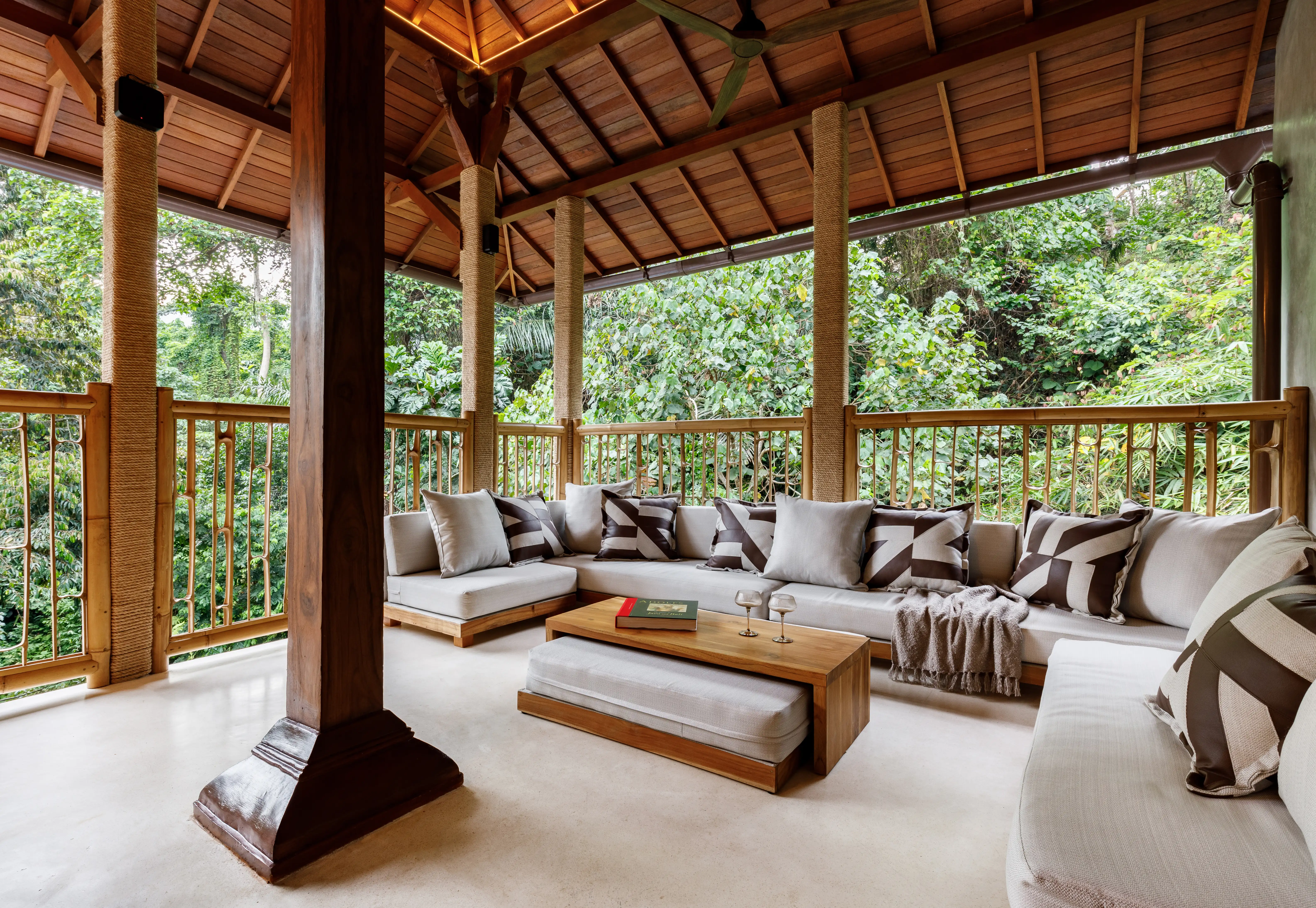 Villa 200m² in Indonesia, Ubud. Priced at 700000$ rent photo-1