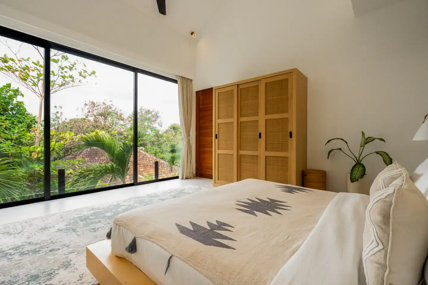 Villa 230m² in Indonesia, Canggu. Priced at 489000$ rent photo-12