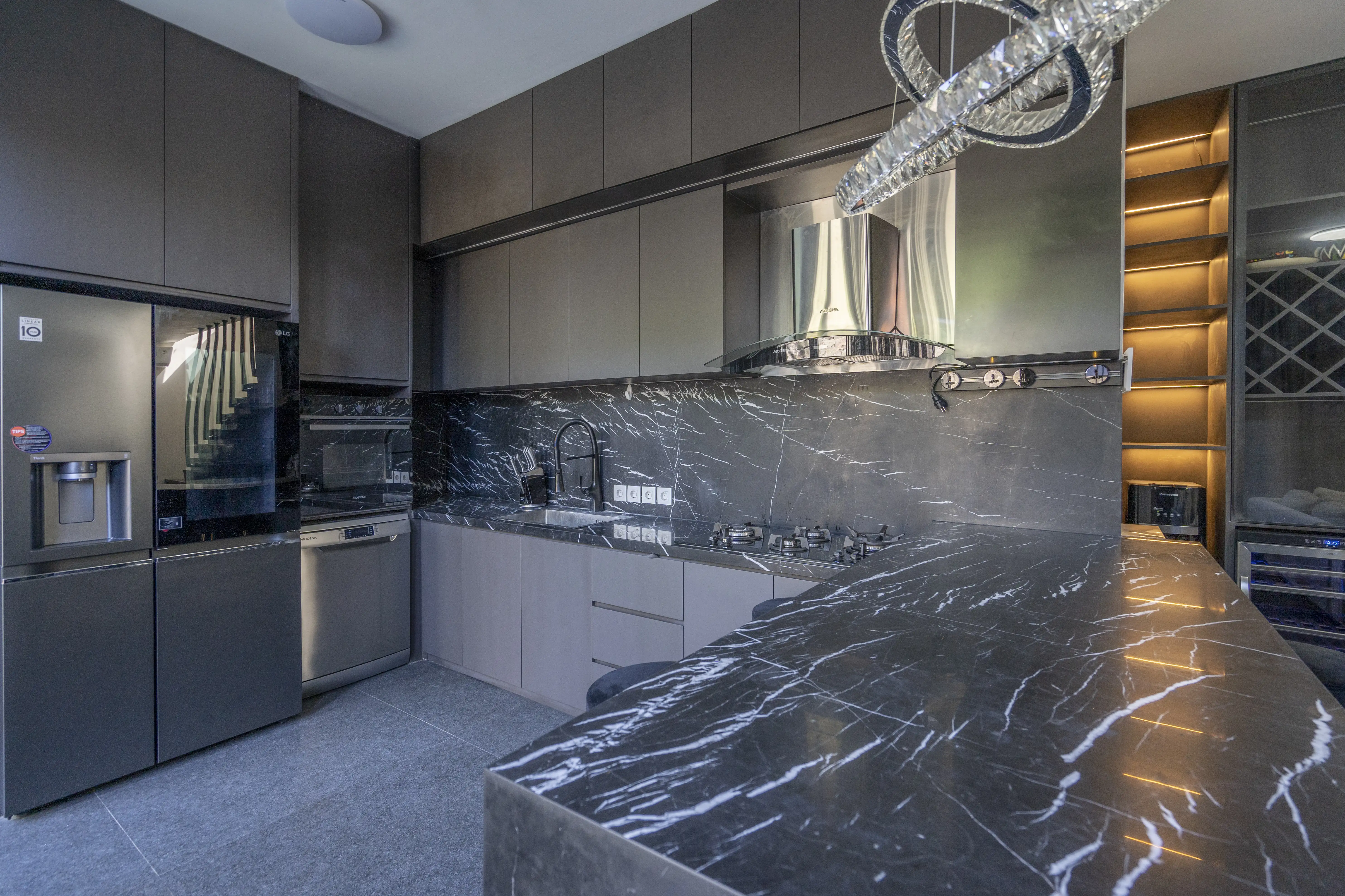 Villa 215m² in Indonesia, Kerobokan. Priced at 325000$ rent photo-2