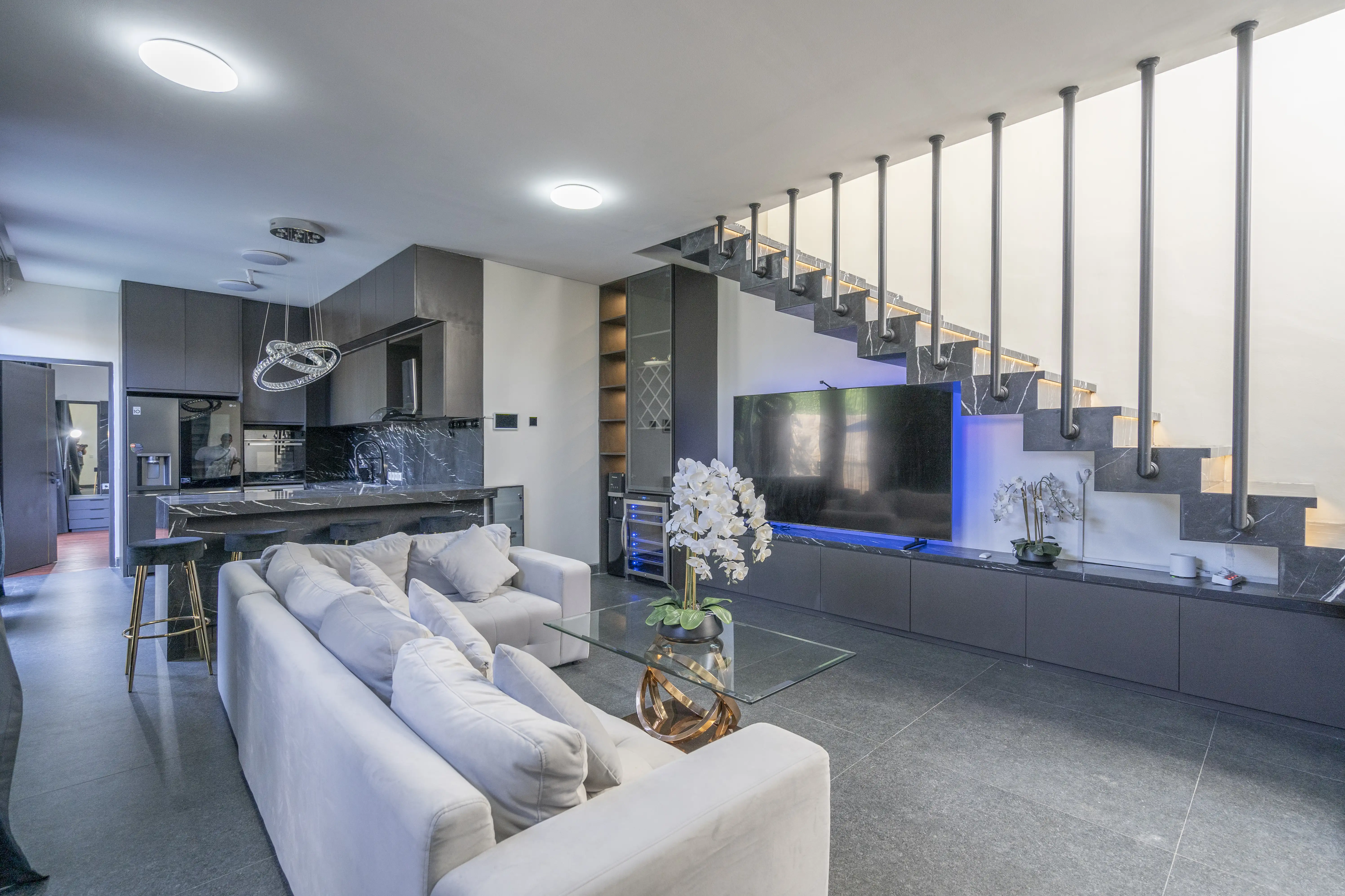 Villa 215m² in Indonesia, Kerobokan. Priced at 325000$ rent photo-3